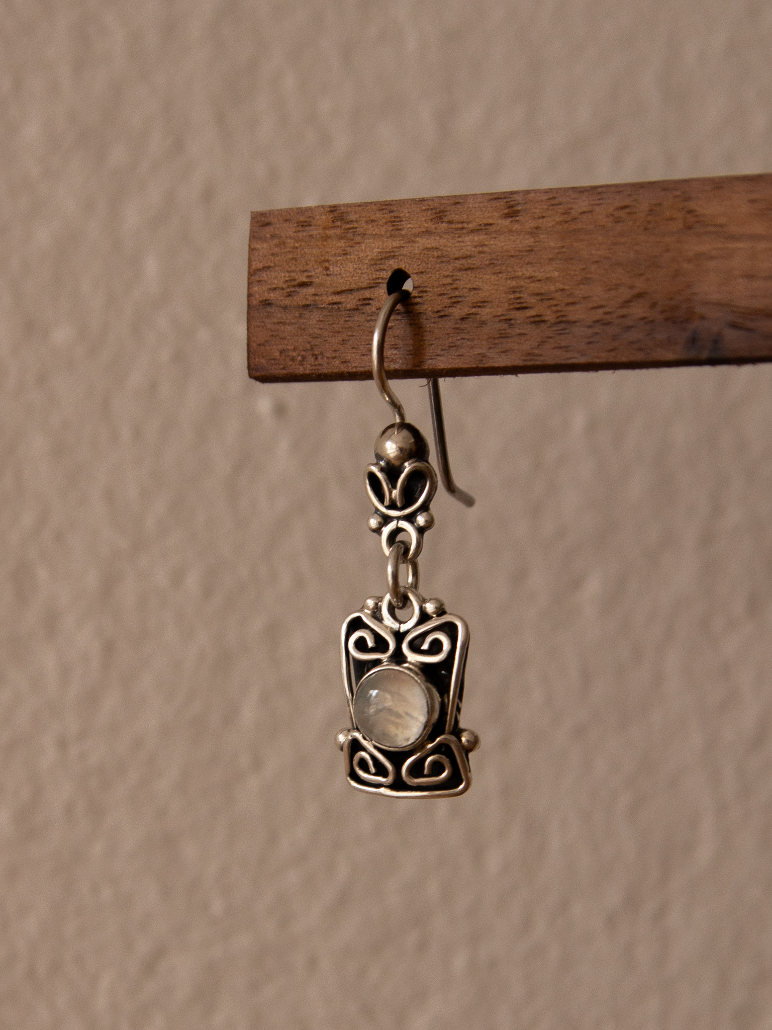 Pendientes con piedra luna