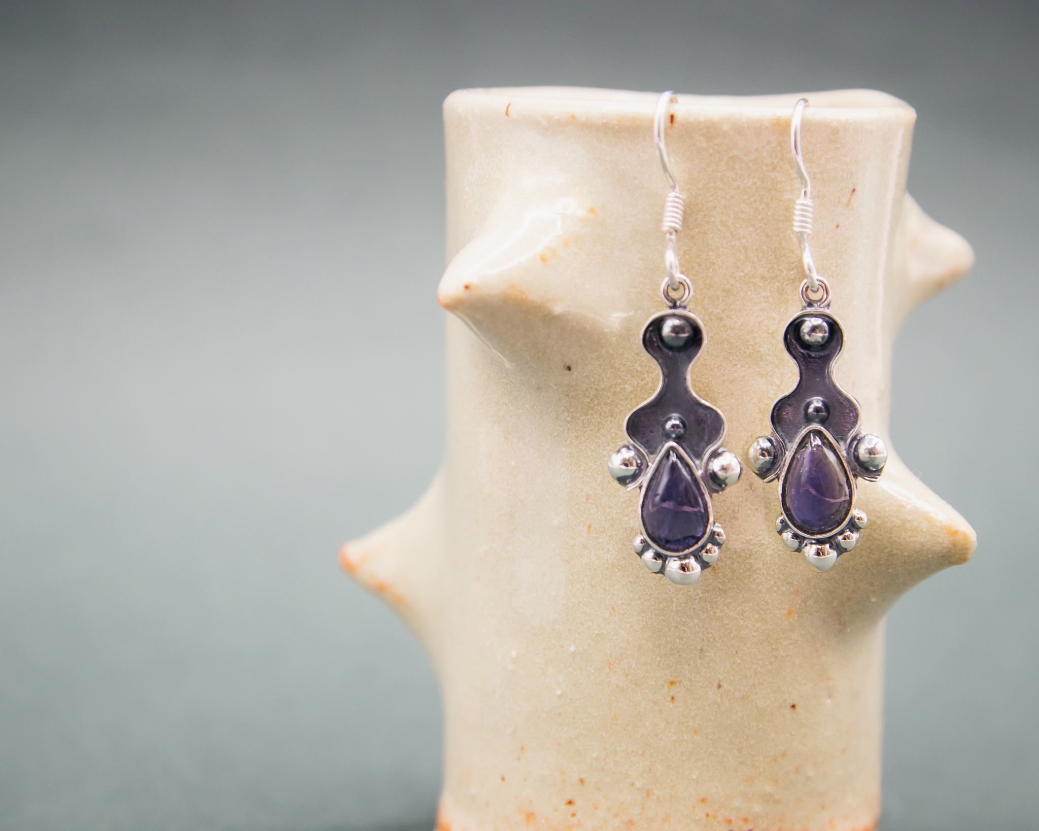 Pendientes de plata con iolita