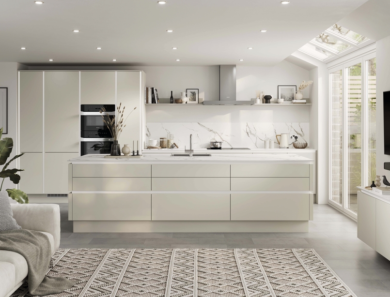 Cuisine d'exposition avec îlot central XXL blanc craie -70%