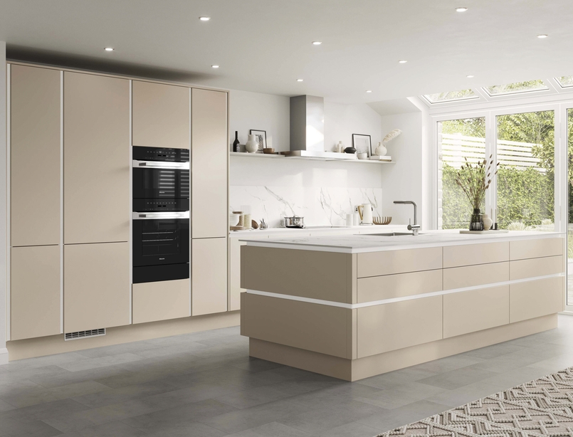 Cuisine d'exposition avec îlot central XXL blanc craie -70%
