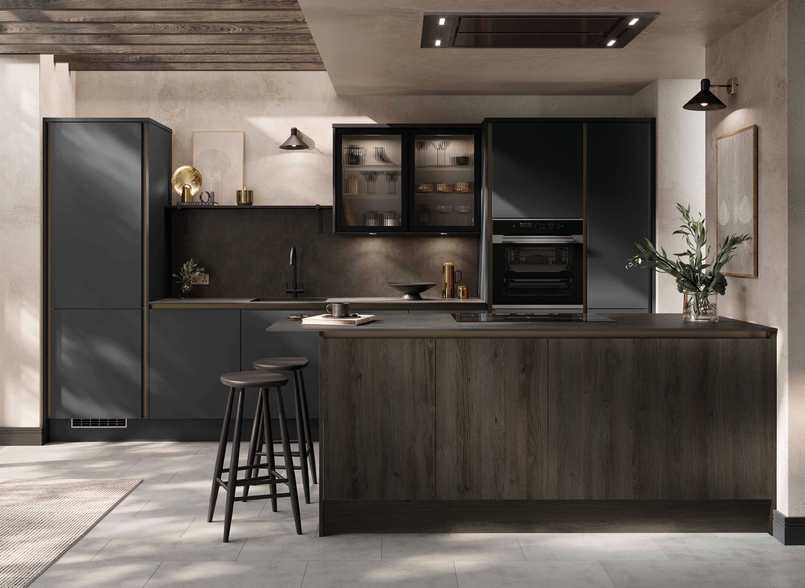 Cuisine d'exposition avec îlot central bois sombre -70%