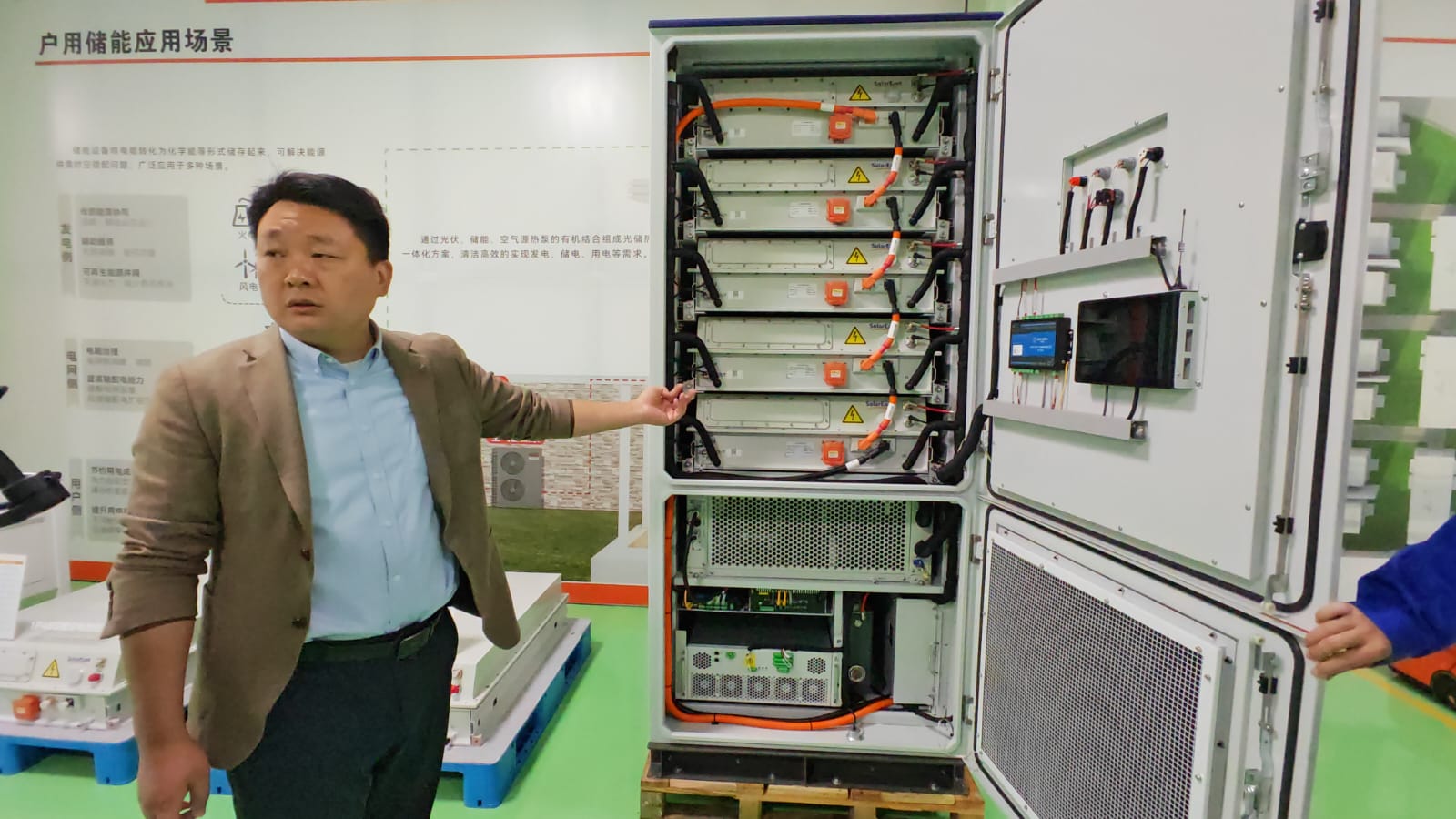 Cabinete de almacenamiento de energia BESS 215 KW MICOE-JAFA