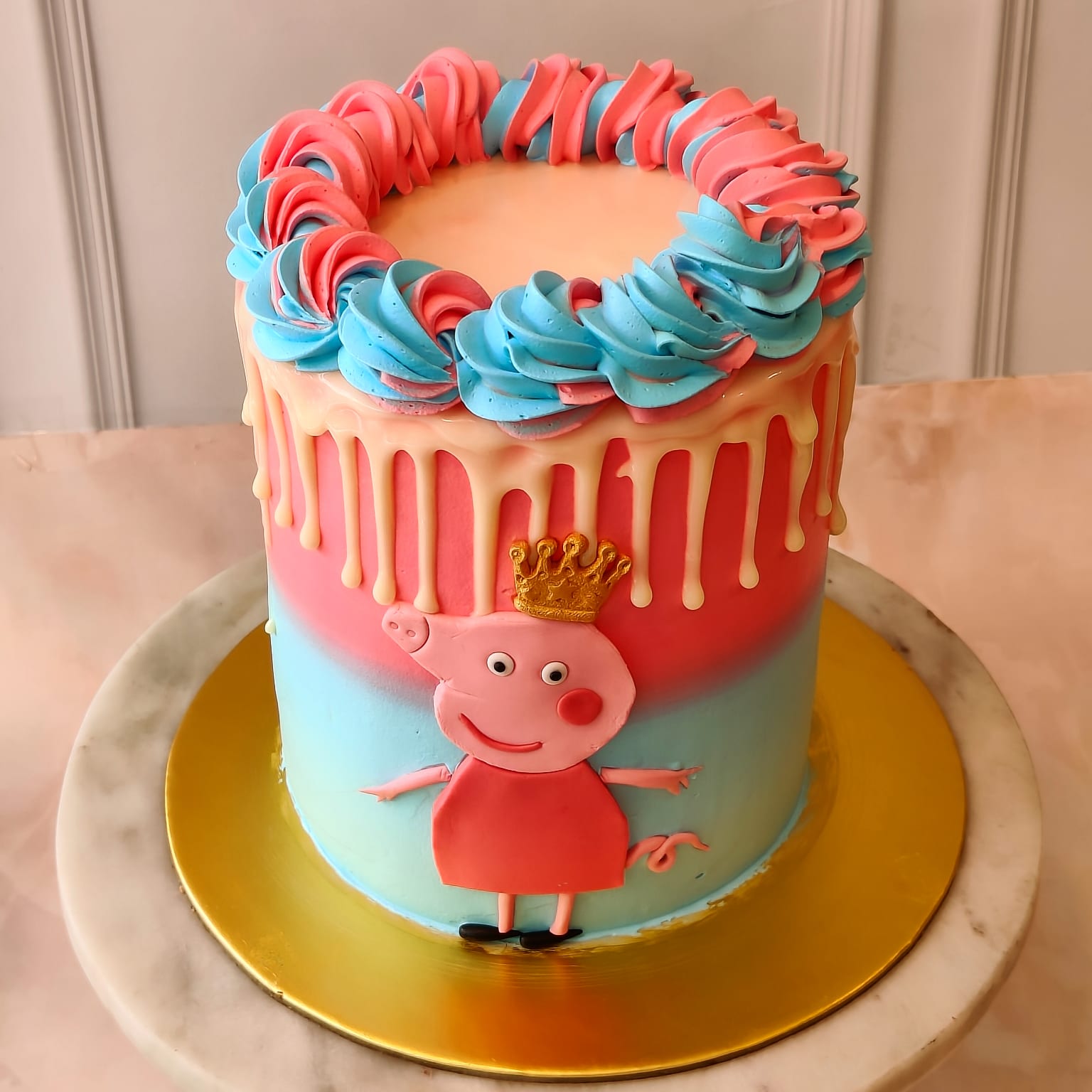 Peppa Pig Themed Drip Cake