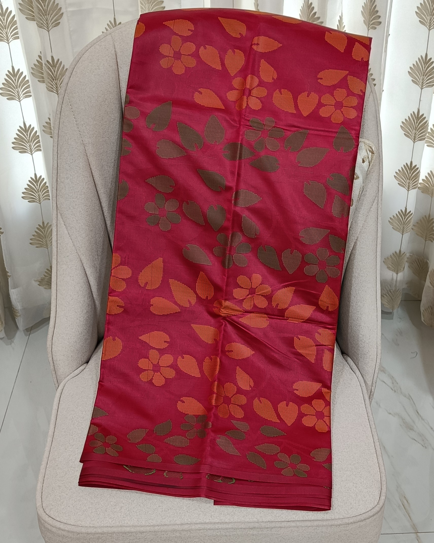 Red Floral Rajshahi Silk Saree With Silky Soft Fabric