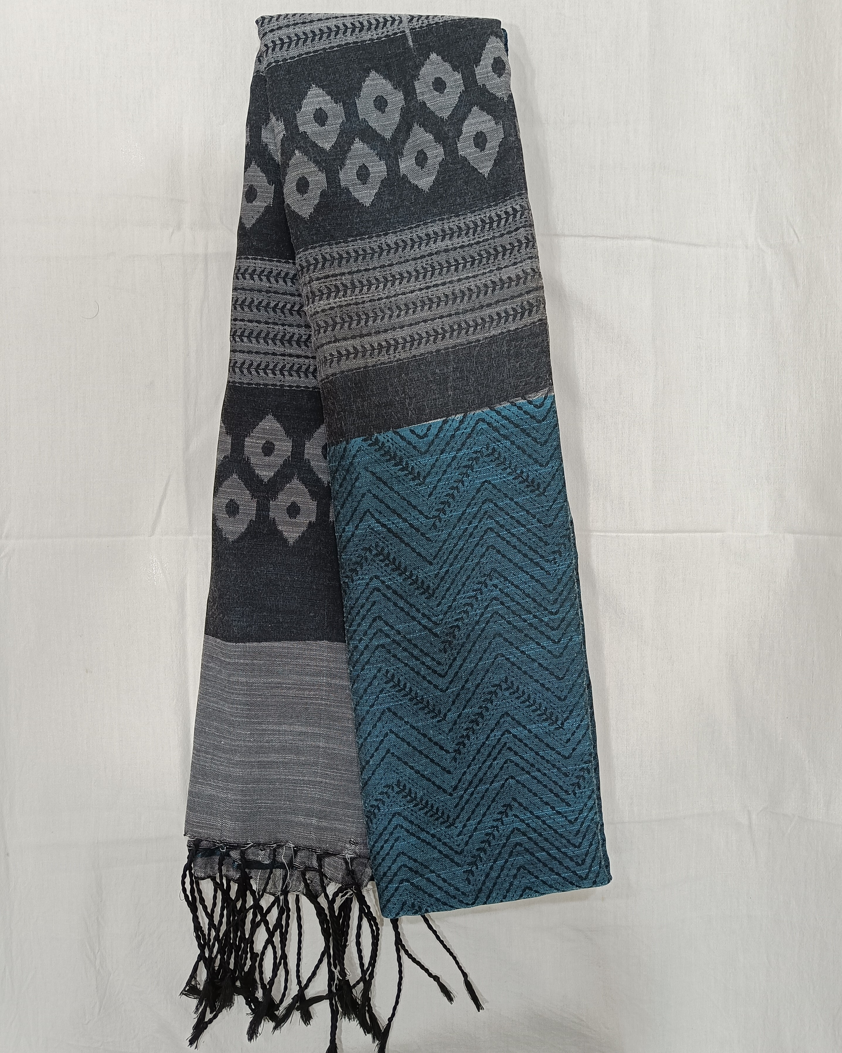 Blue Zig Zag Pattern All Over With Ash & Black Print on Pallu