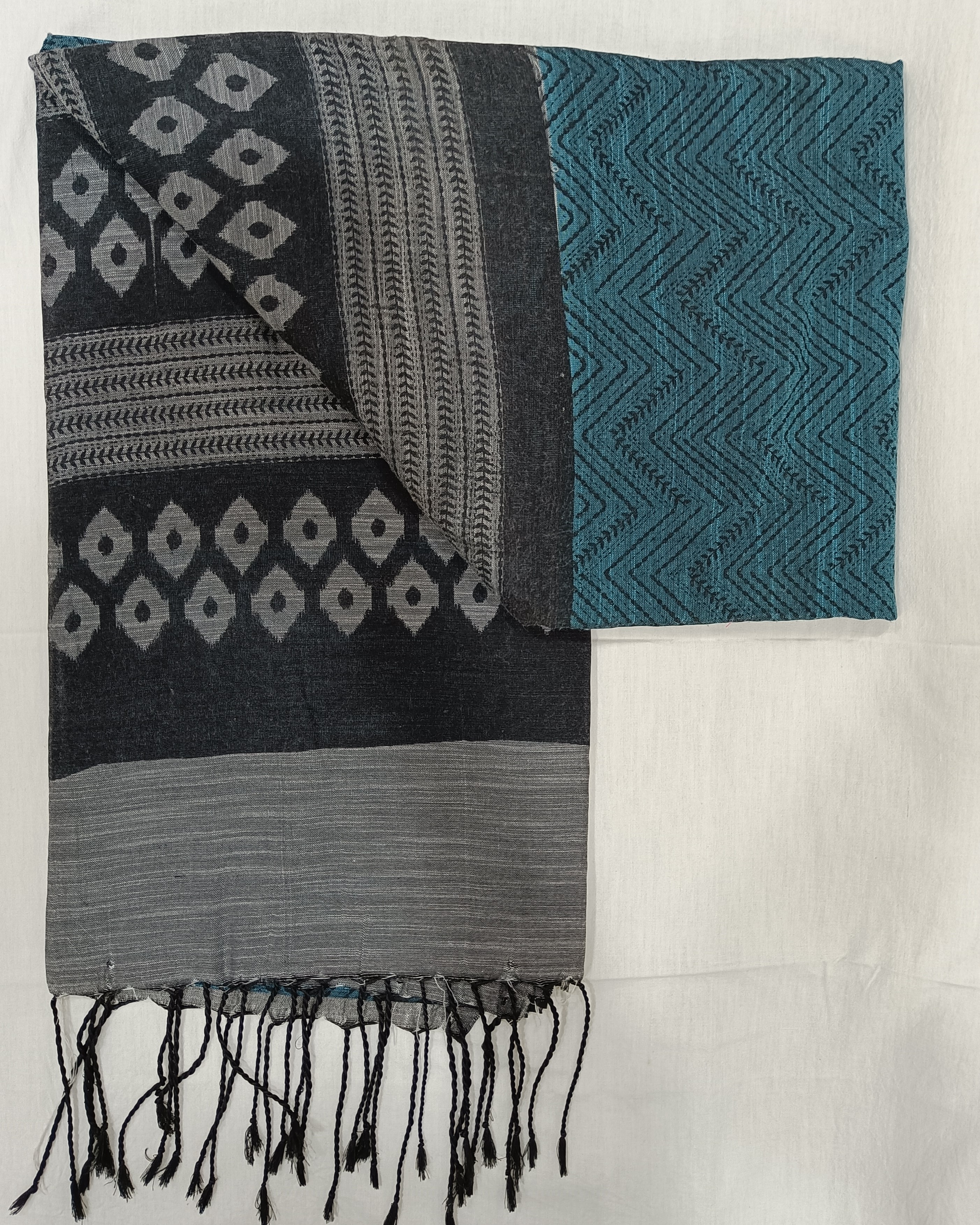 Blue Zig Zag Pattern All Over With Ash & Black Print on Pallu