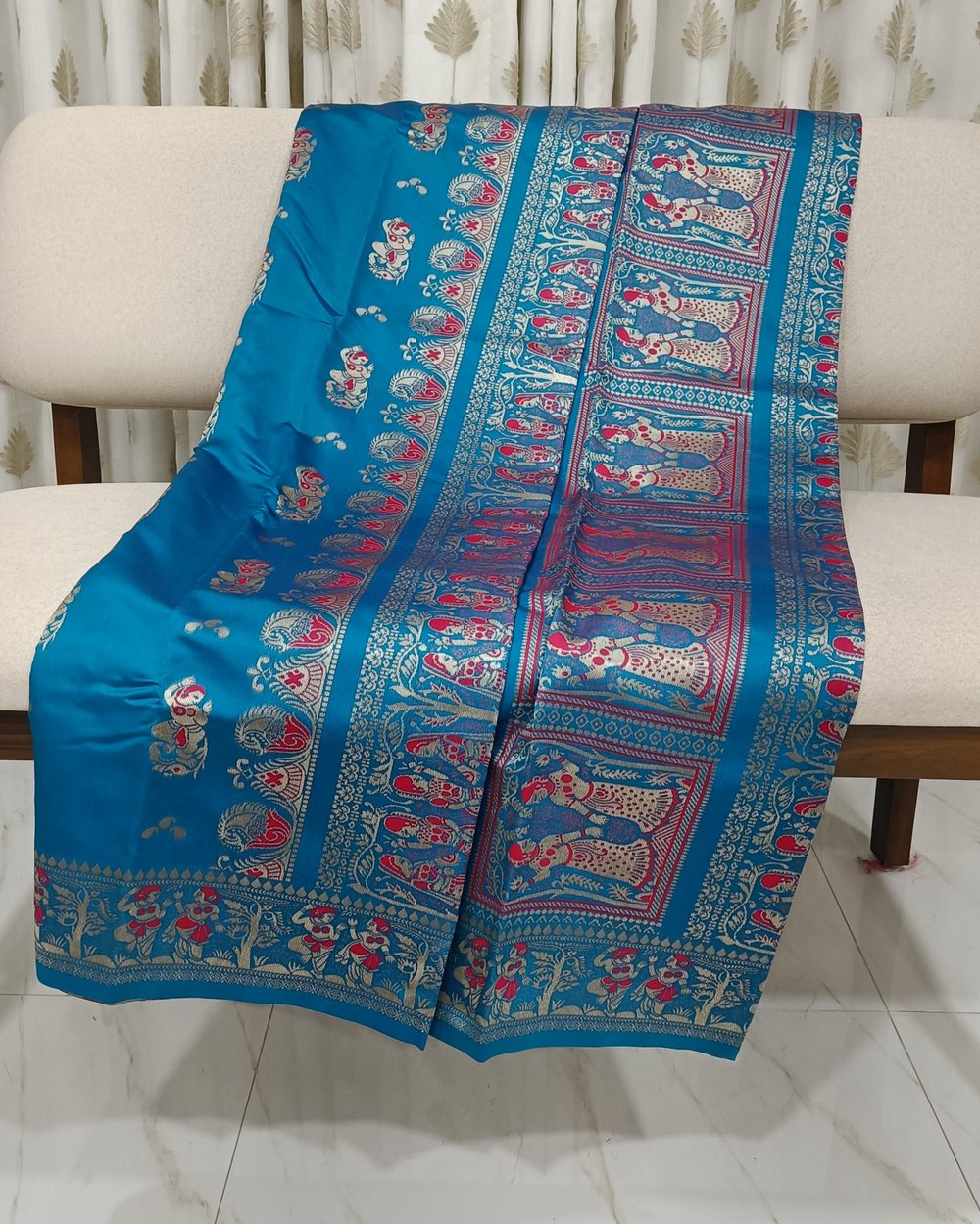 Blue Soft Silk Saree WIth Figure Motifs Weaved In Pink And Silver