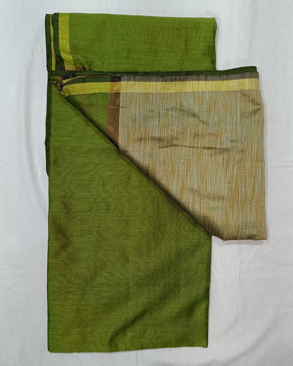 Green Cotton Blended Saree With Golden Ghicha Weaving On Pallu