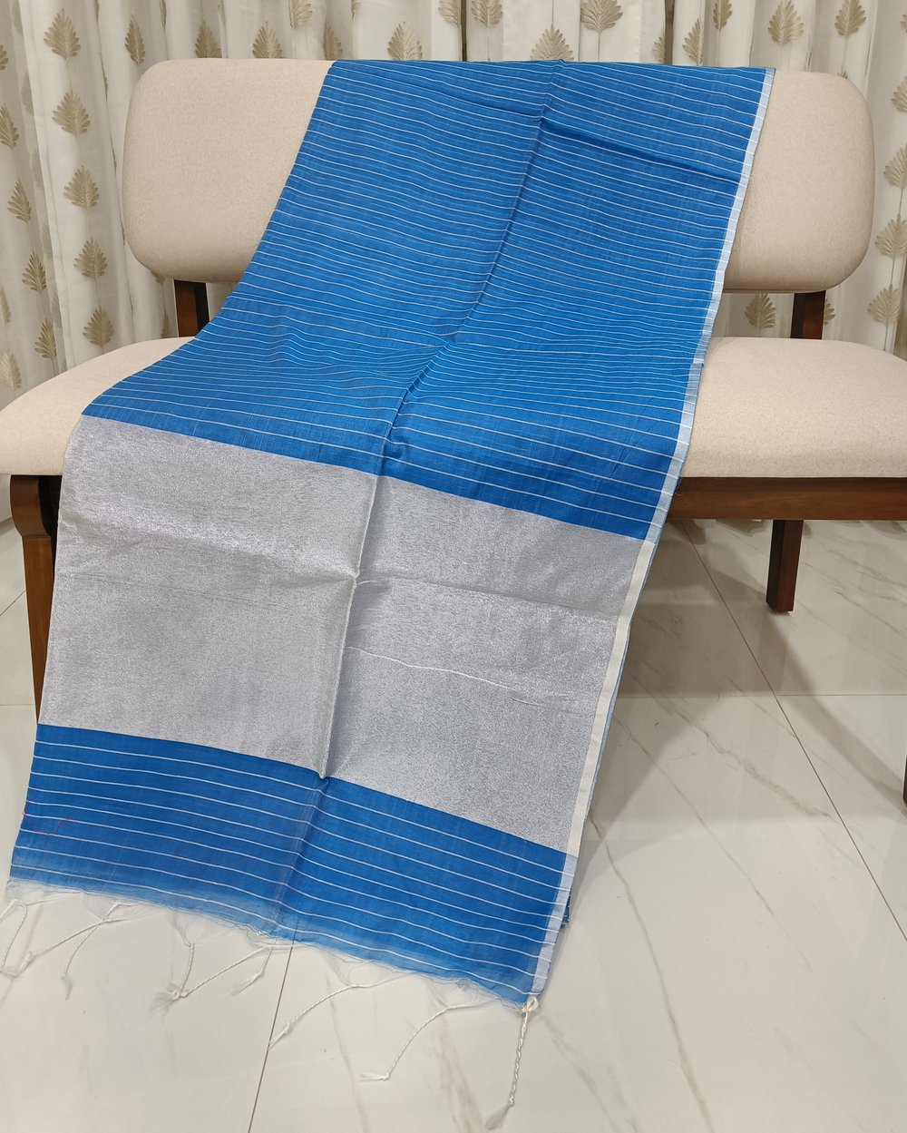 Blue Cotton Blended Saree With Silver Pallu