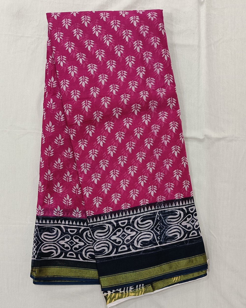 Pink Color Cotton Chanderi Saree With White Floral Design And Black Pallu