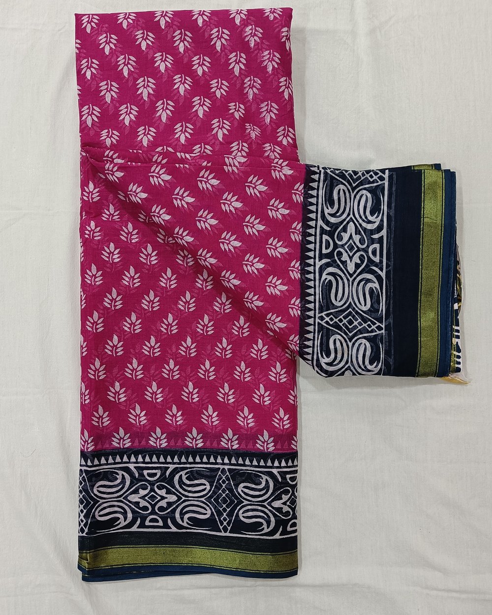 Pink Color Cotton Chanderi Saree With White Floral Design And Black Pallu