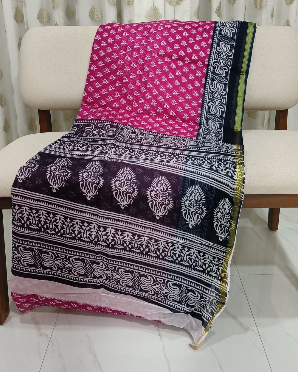 Pink Color Cotton Chanderi Saree With White Floral Design And Black Pallu