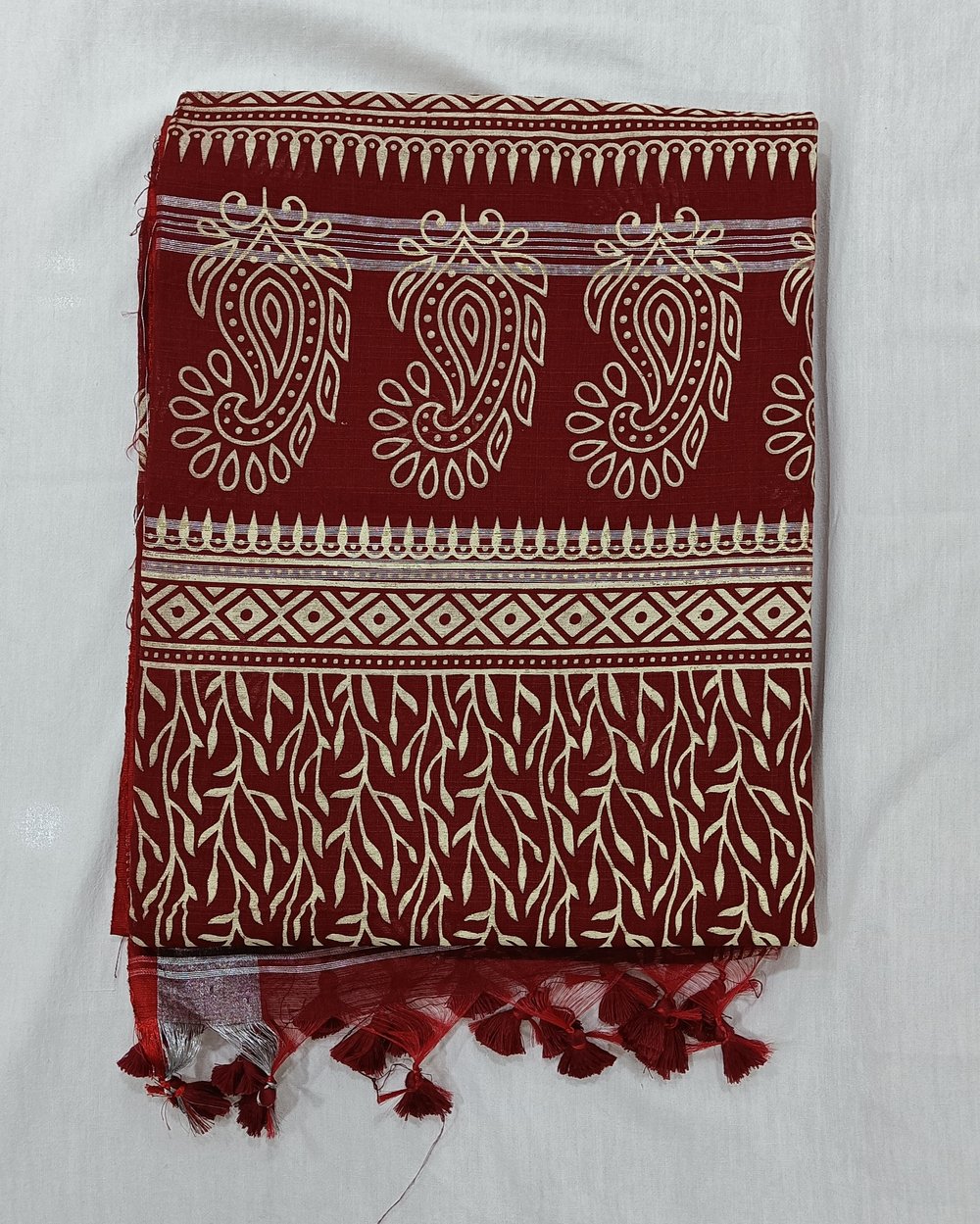 Maroon Color Slub Cotton Saree With Leaf Motif Print