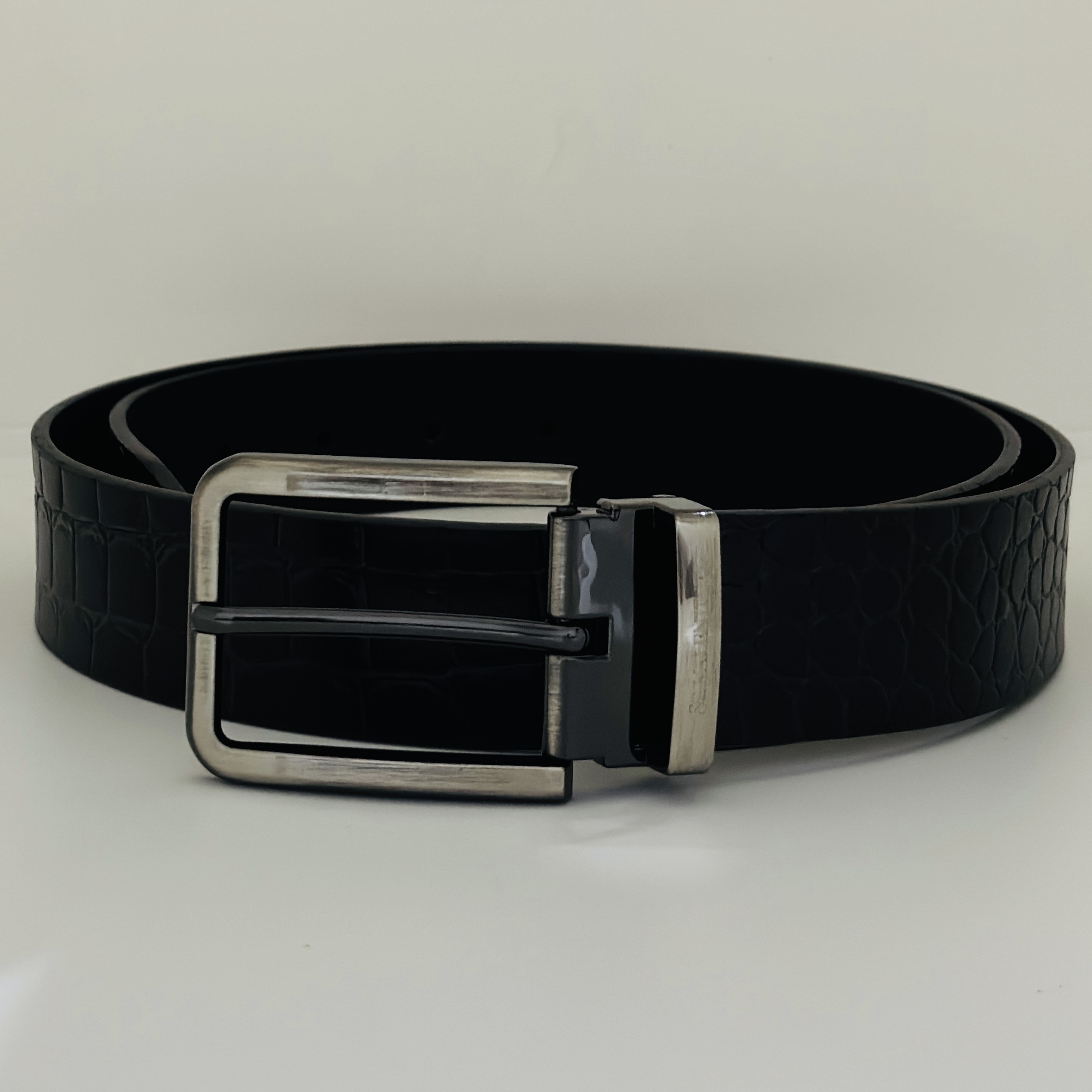 St. Valentine Classic Black Leather Belt – Timeless Formal Wear Essential