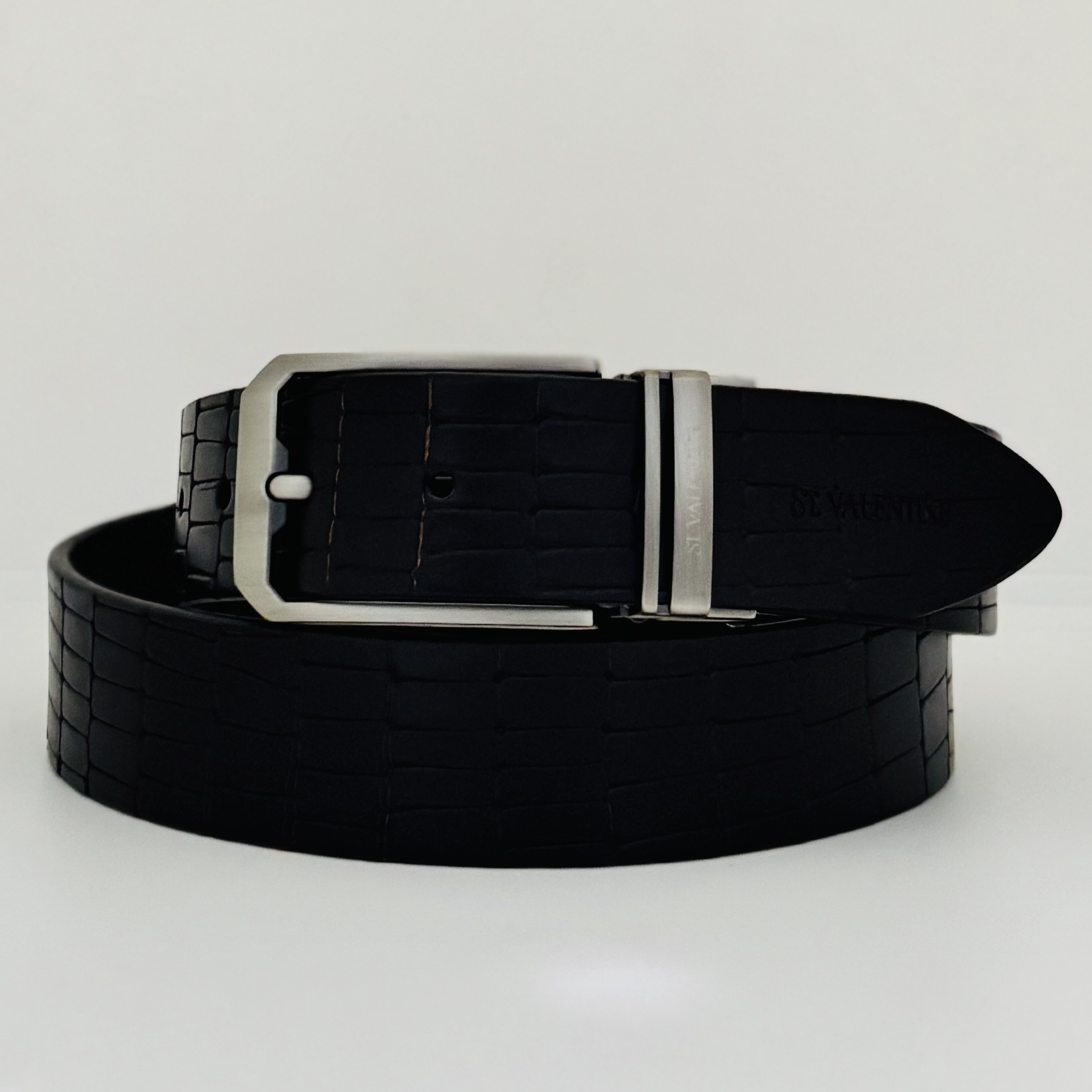 St. Valentine Essential Black Leather Belt – Minimalist Everyday Style