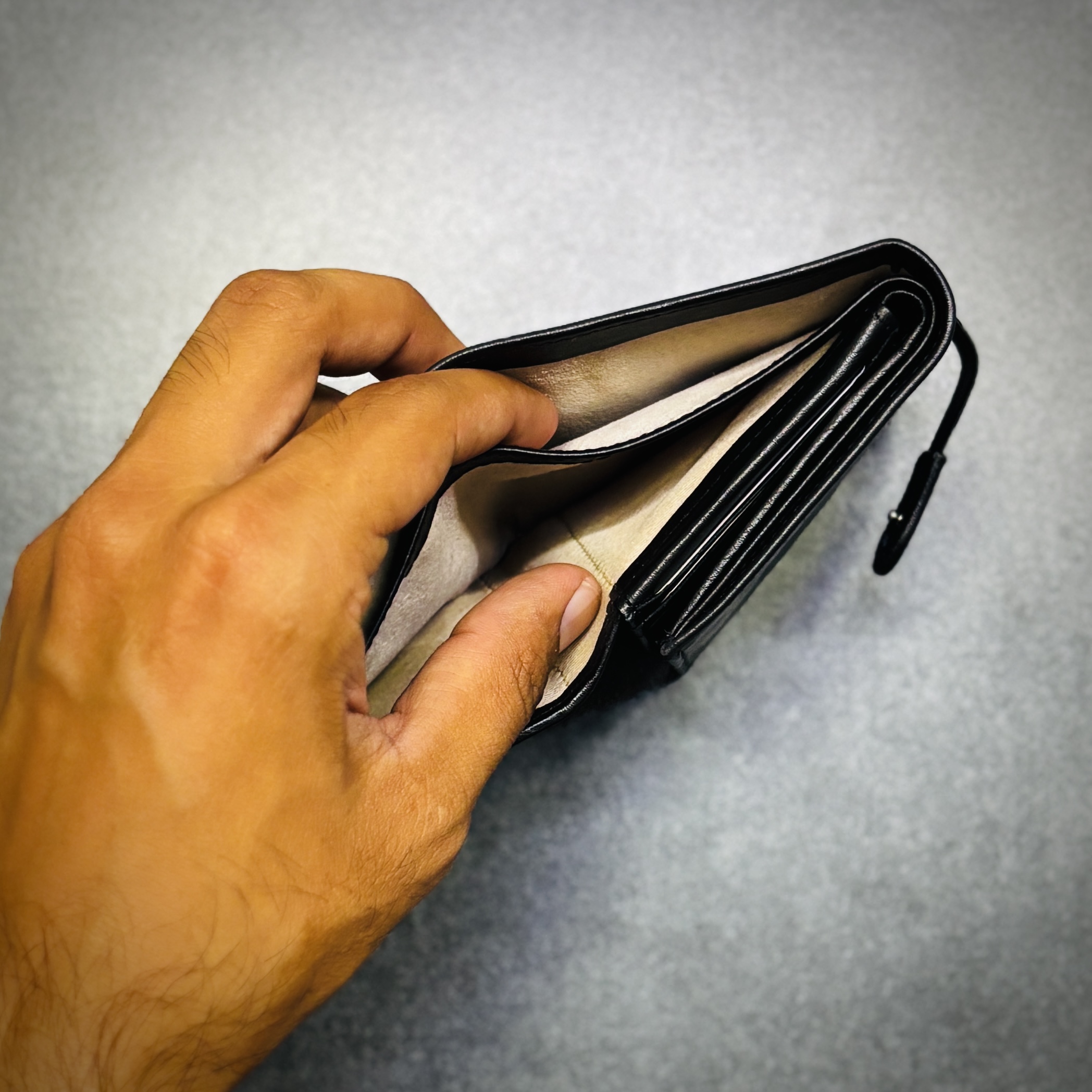 LOOKS Men’s Triple-Fold Leather Wallet – Black Wallet with Multi Card Slots & Secure Zip Pocket