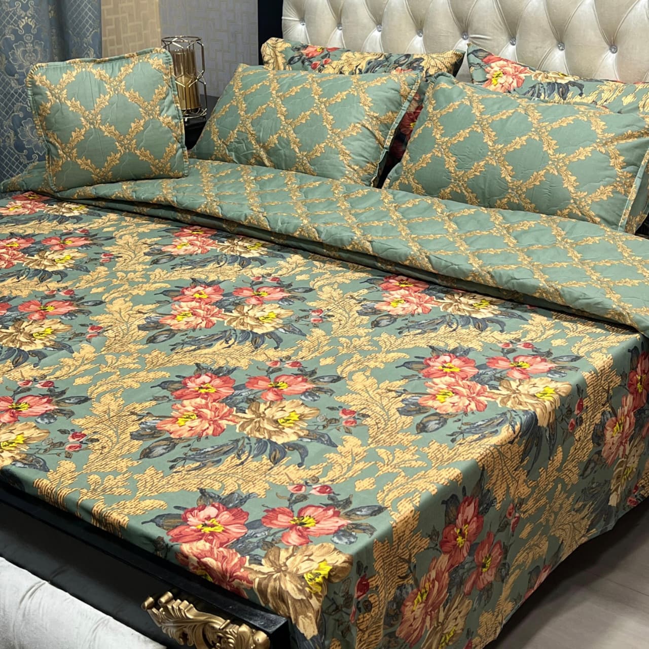 Luxury Floral Pattern Bedding Set