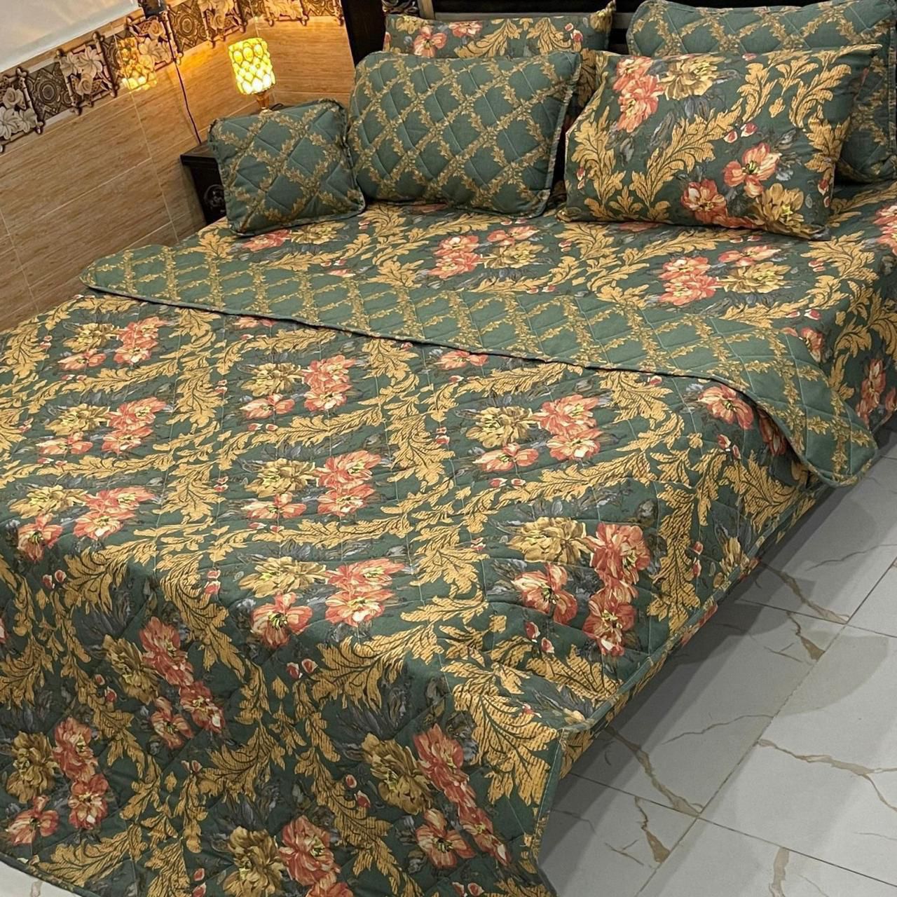 Floral Patterned Bedspread Set