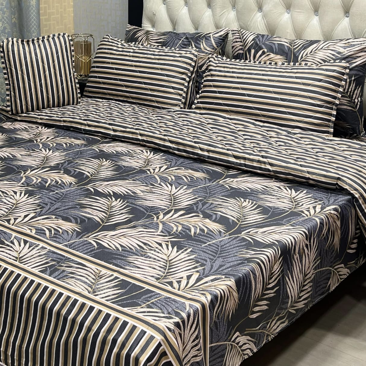 Luxury Leaf Patterned Bed Sheet Set