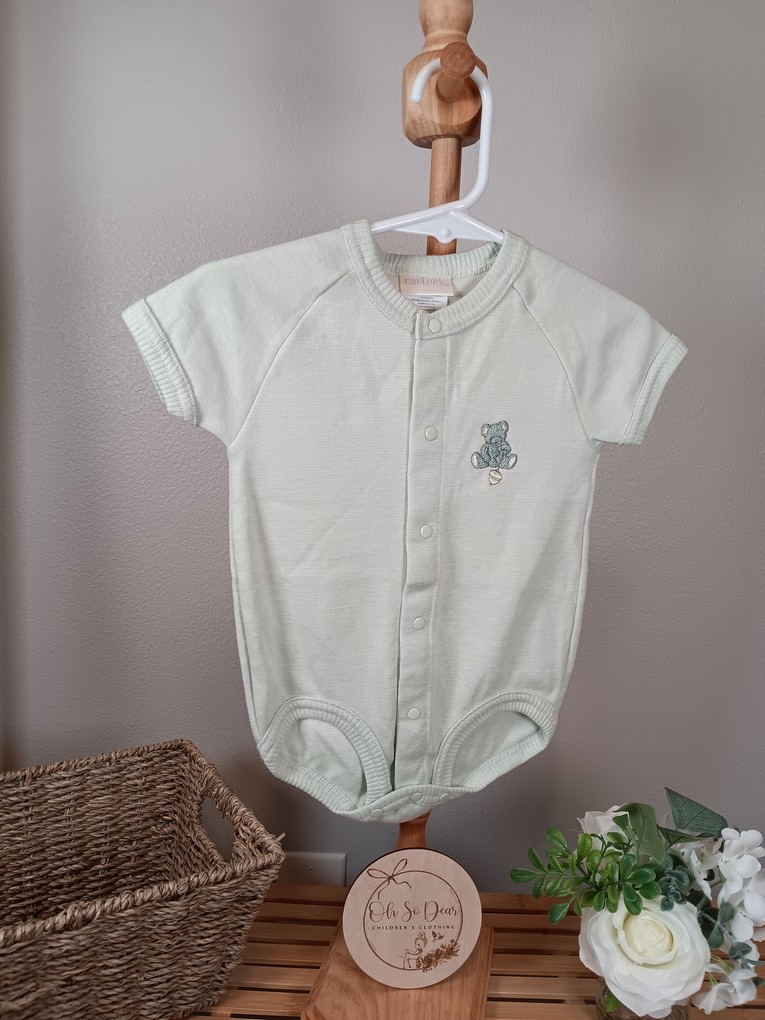 Carters VGUC Onesie Green with bear emblem 3 to 6 months  