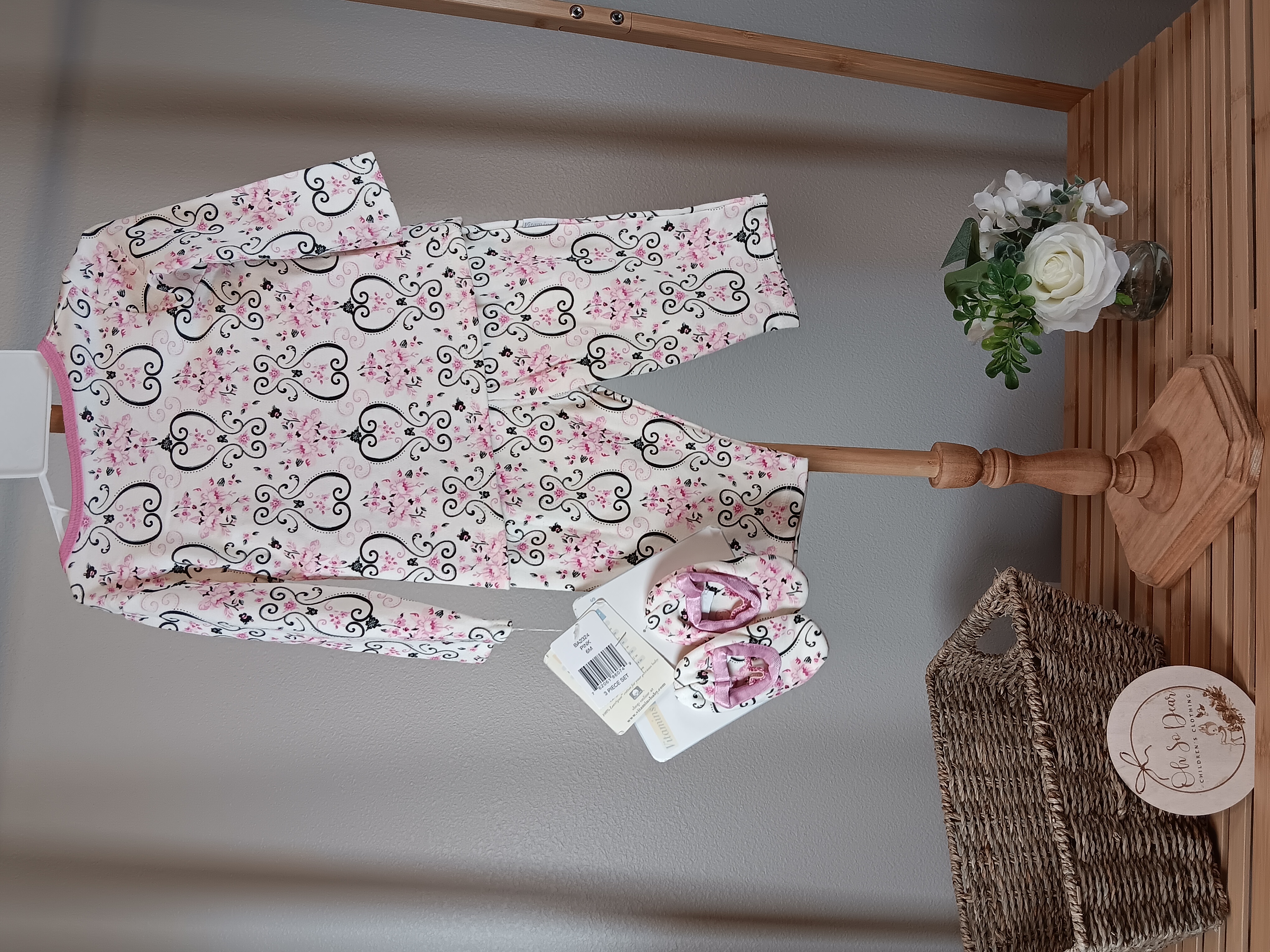 3 Piece NWT vitamins baby set with shirt, pants and bootie shoes size 6 months 