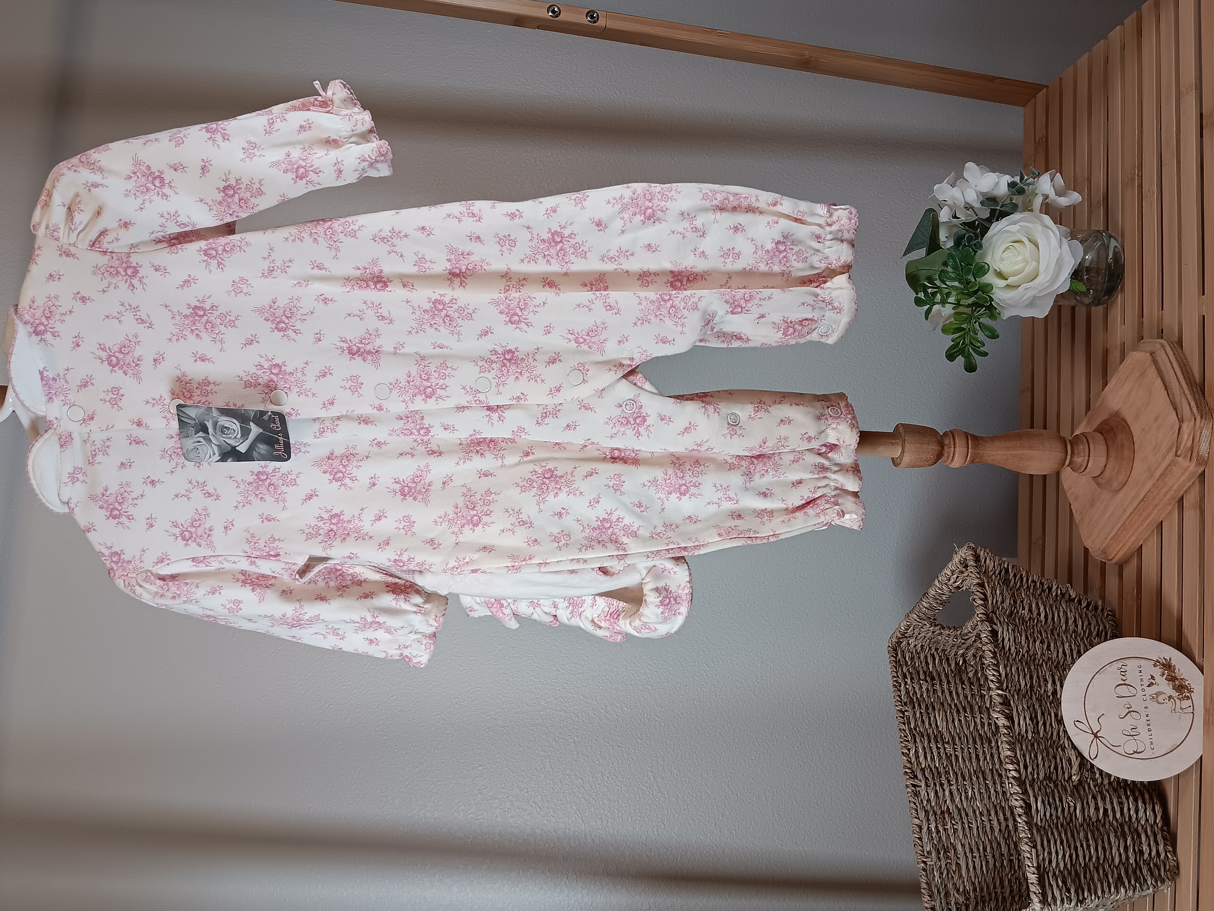Toile Baby Romper Set with hat size 6 to 9 months Jillian's Closet brand NWT