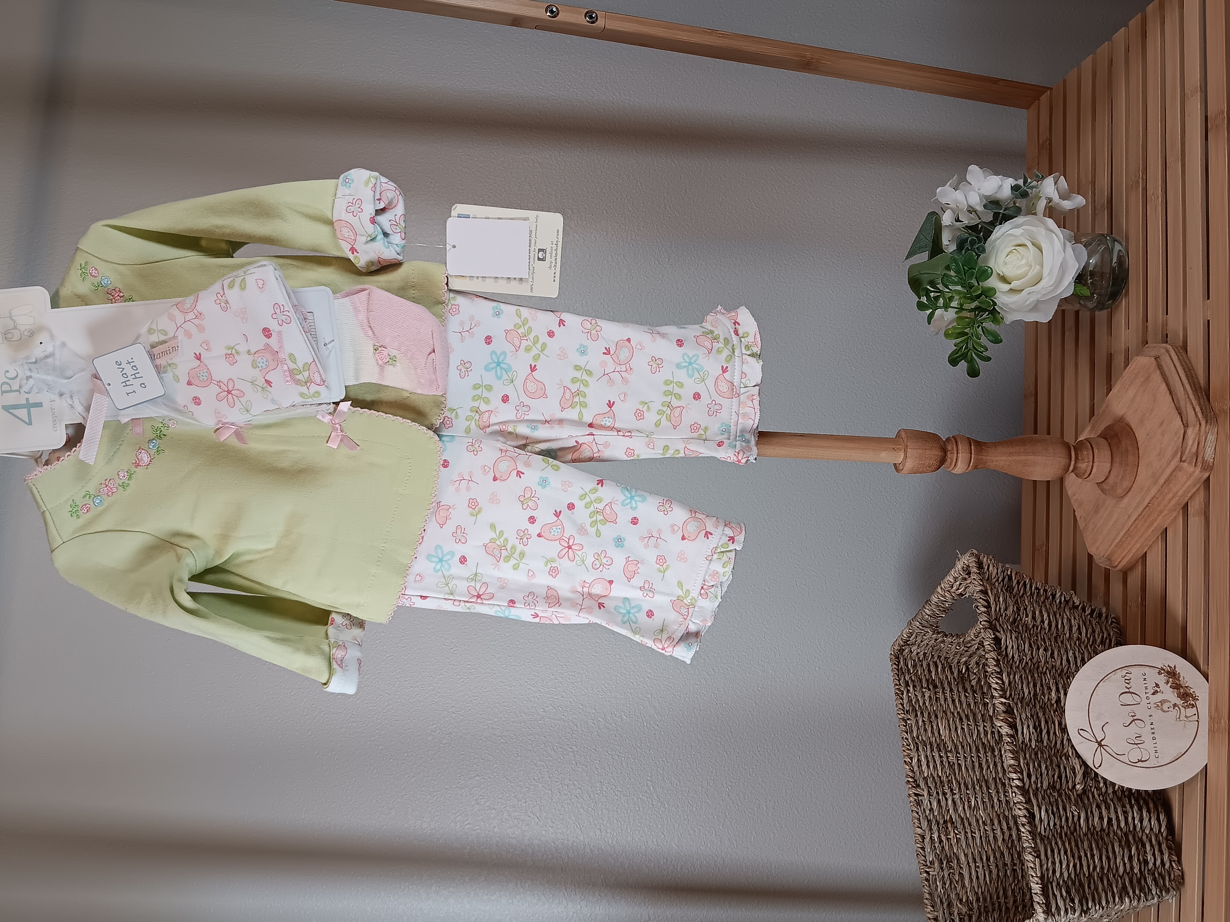Girls' Floral Outfit Set Charming pastel spring/summer set for little girls NWT size 3 months