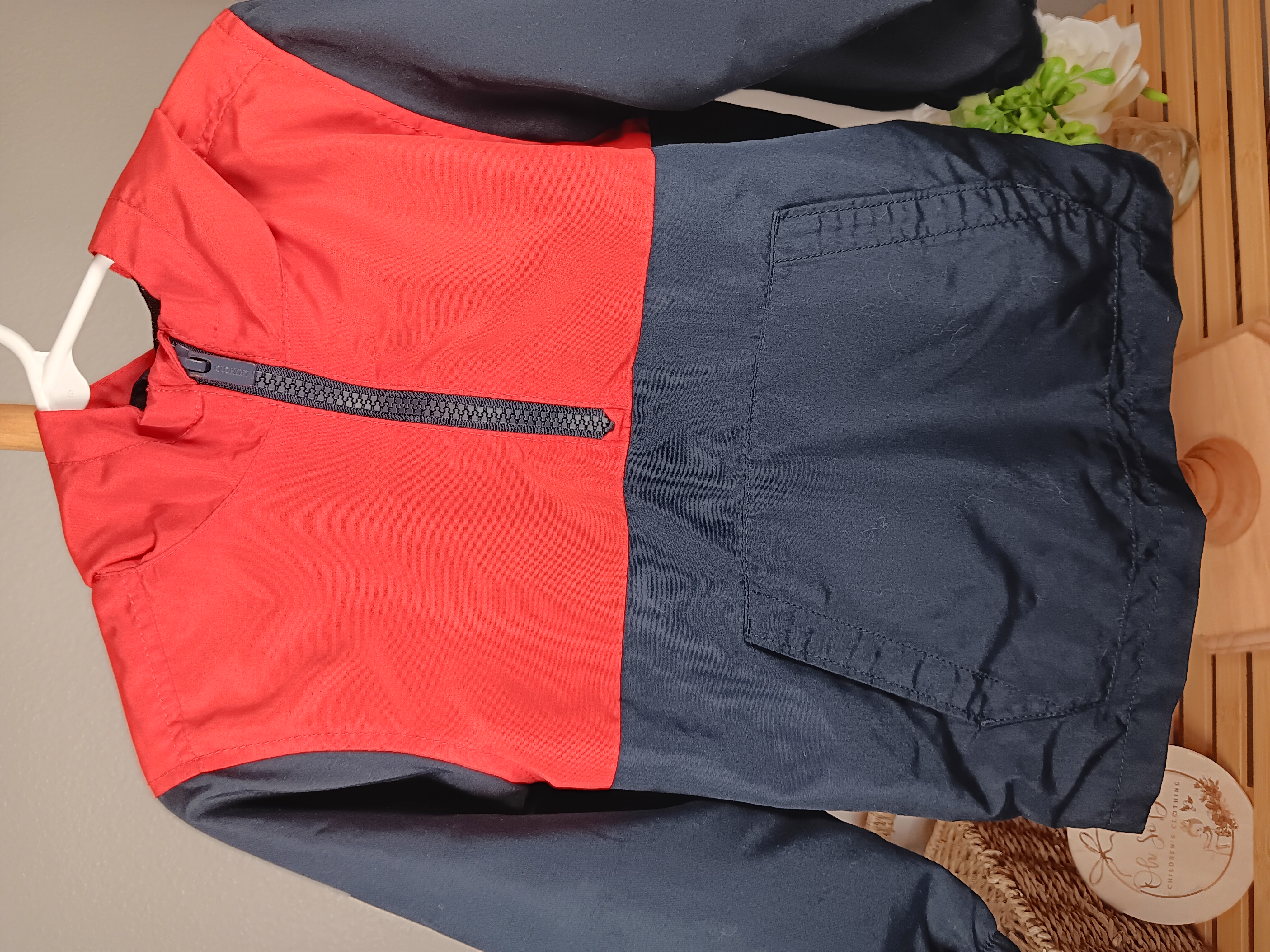 Red and Navy Hooded Windbreaker Jacket Stylish lightweight jacket with half front zipper size 3T Old Navy brand