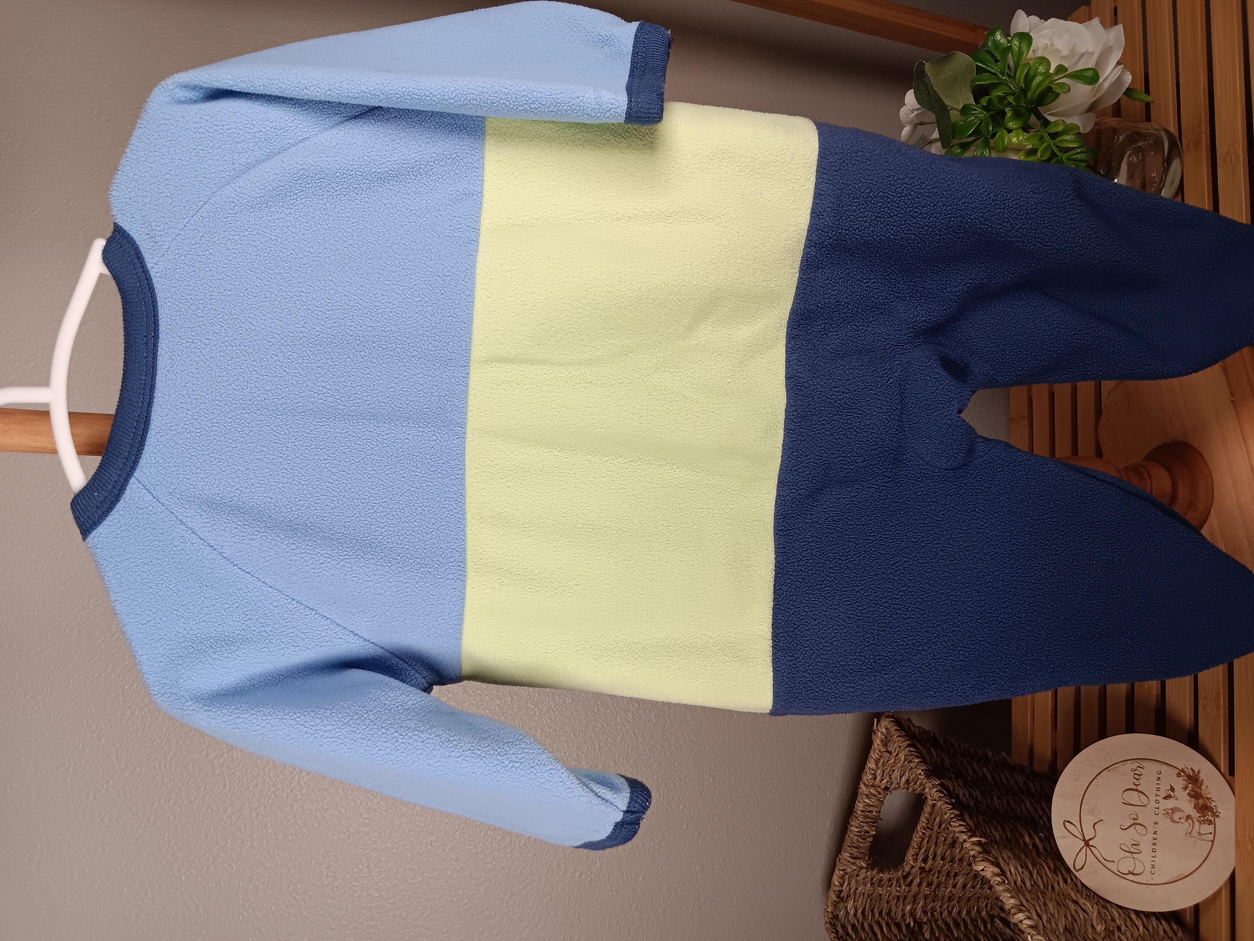 Baby lightweight Fleece Pajamas by Carters size 3 to 6 months Soft and cozy bearl-themed sleepsuit