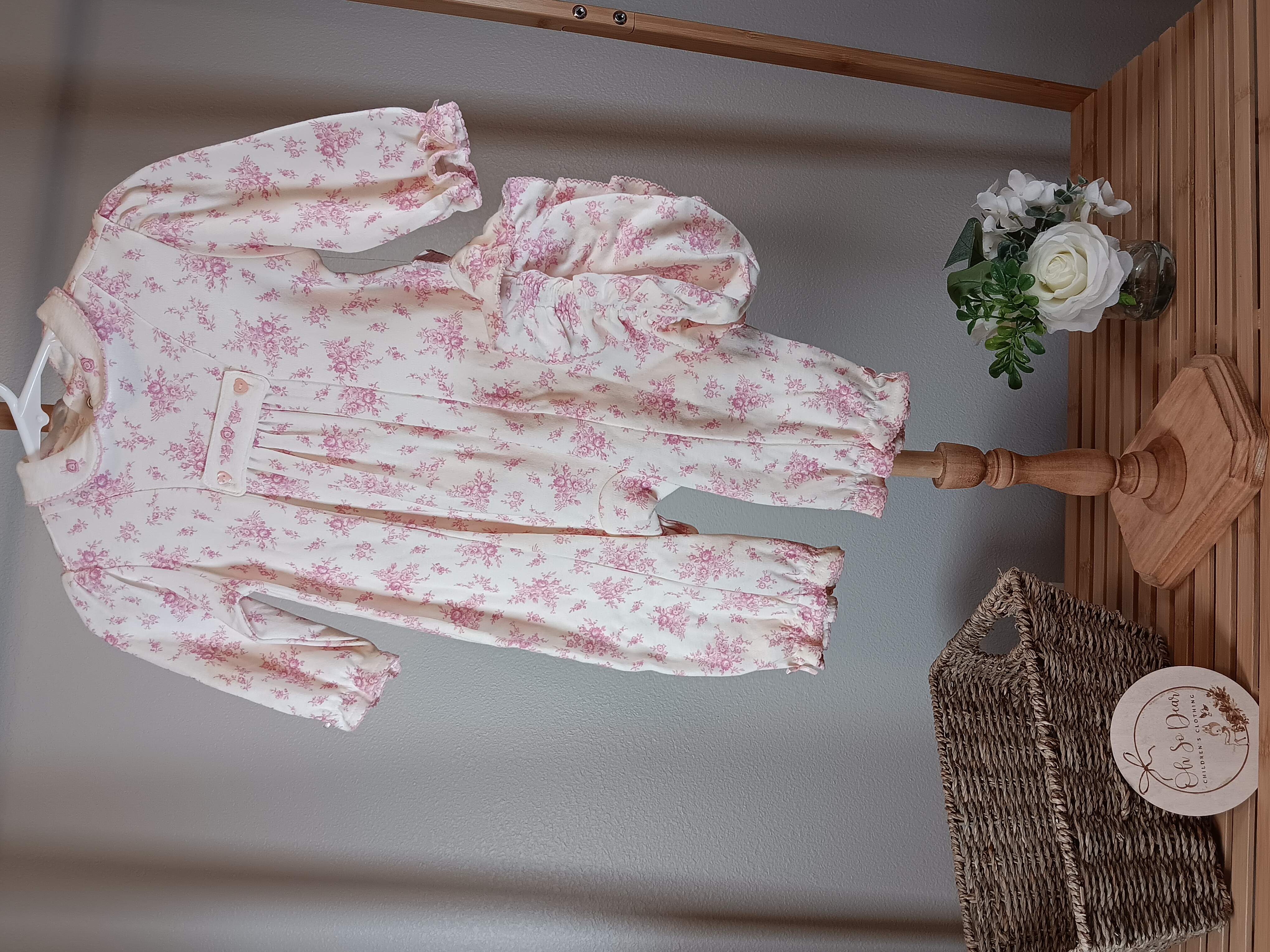 Toile Baby Romper Set with hat size 6 to 9 months Jillian's Closet brand NWT