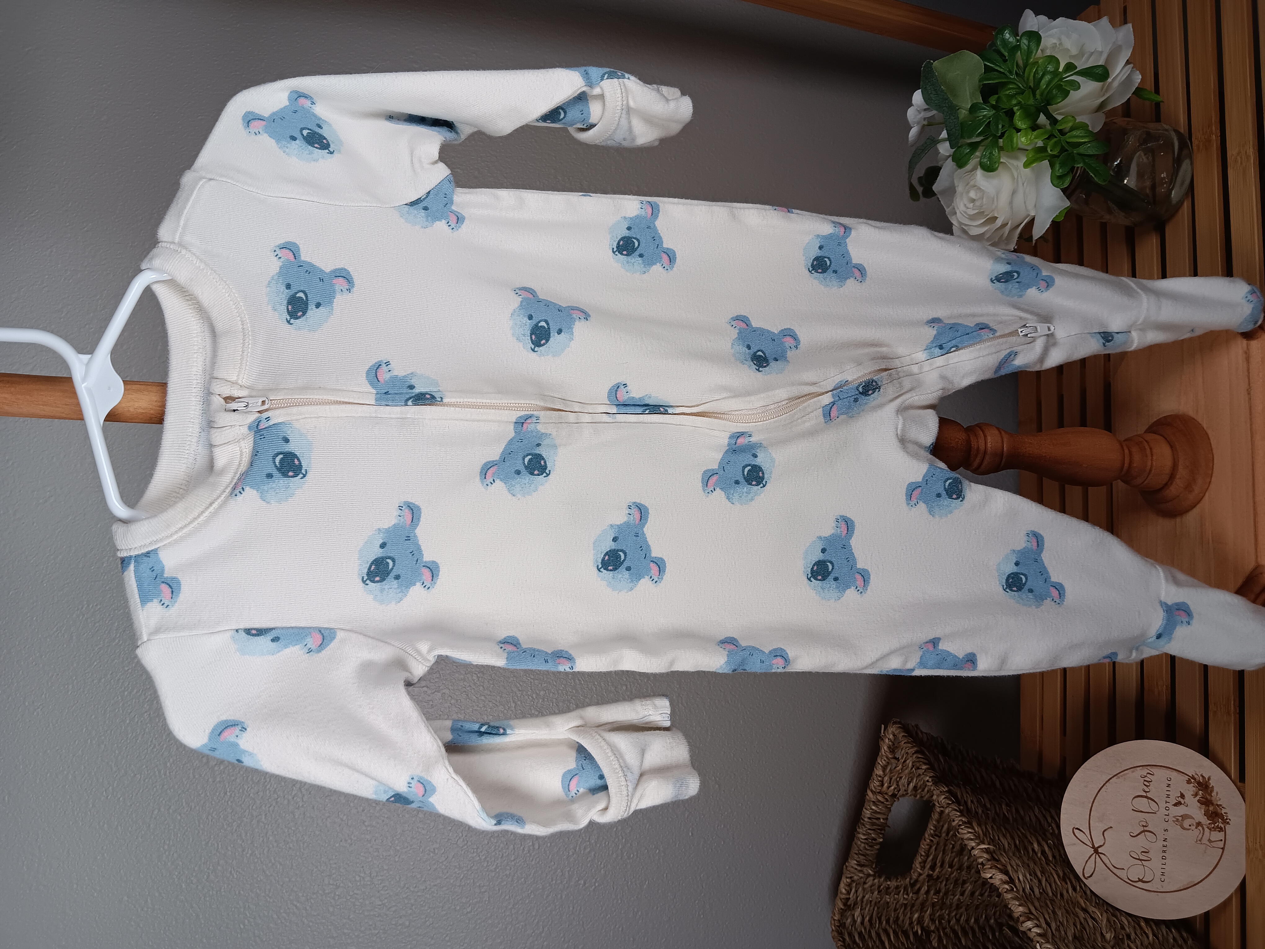 Old Navy darling sleep and play size 6 to 9 months in VGUC