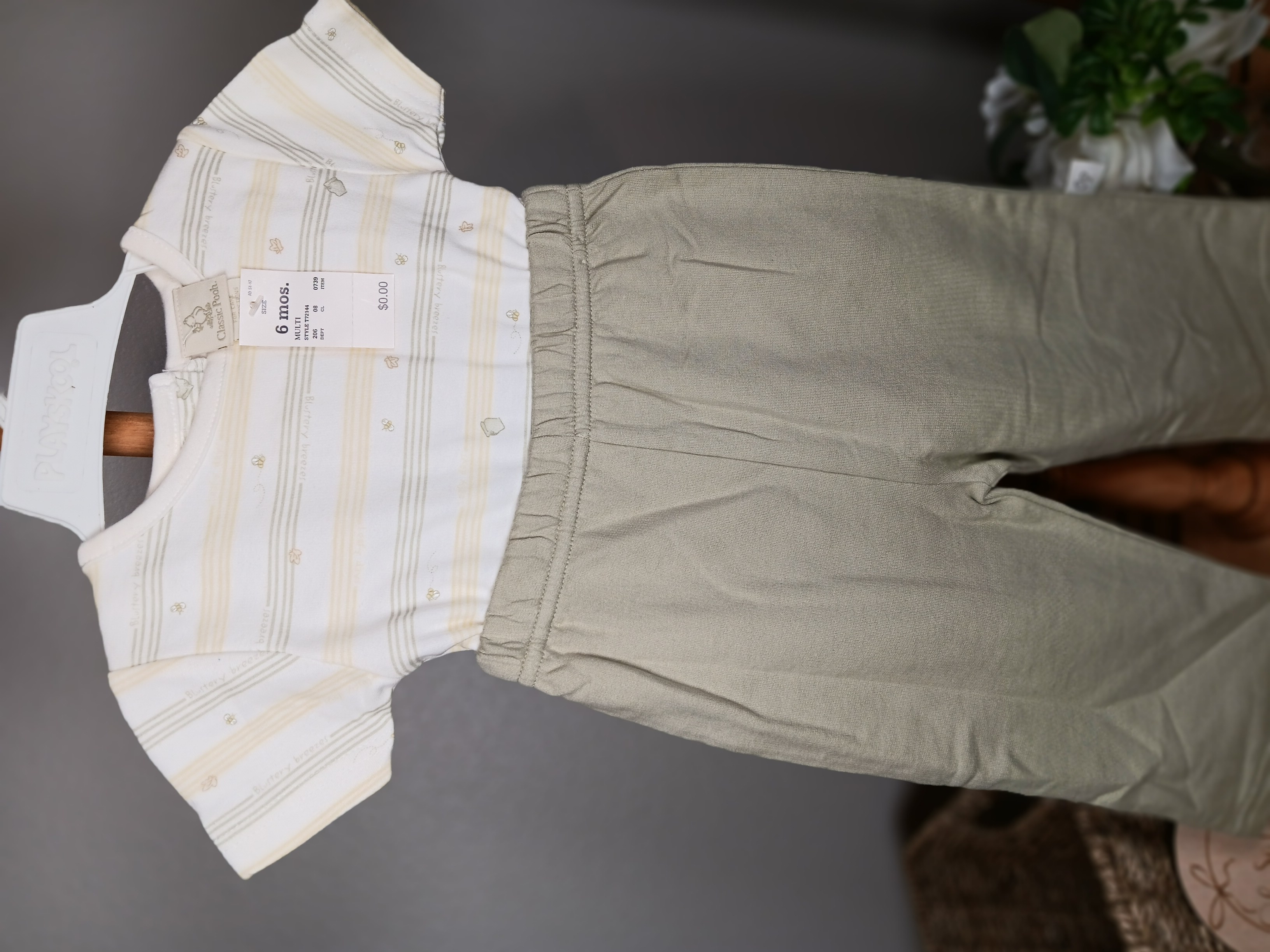 Classic Pooh brand Baby Outfit Set size 6 months NWT