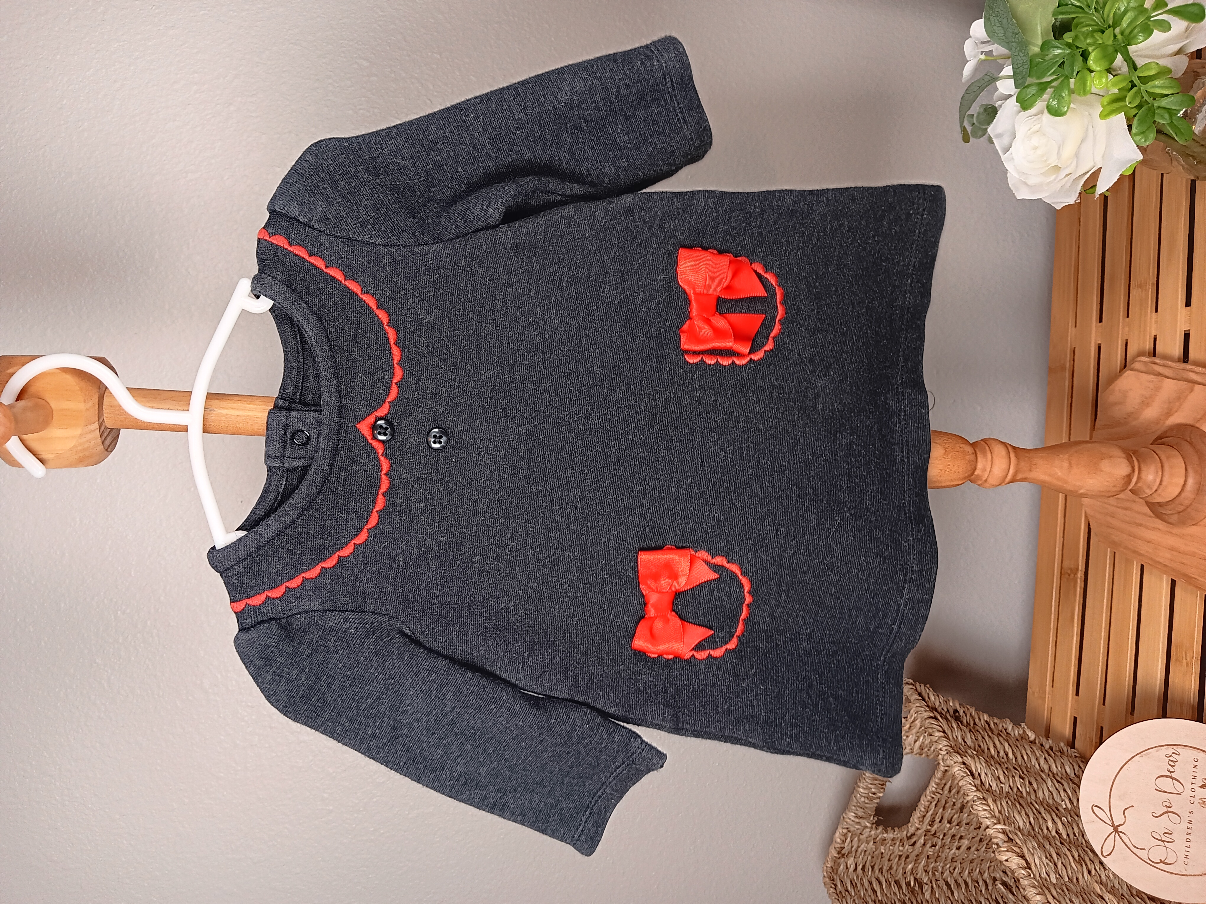 Girls’ Cotton Blend Sweater Dress Cozy dark gray dress with red bow accents by Gymboree size 3 to 6 months