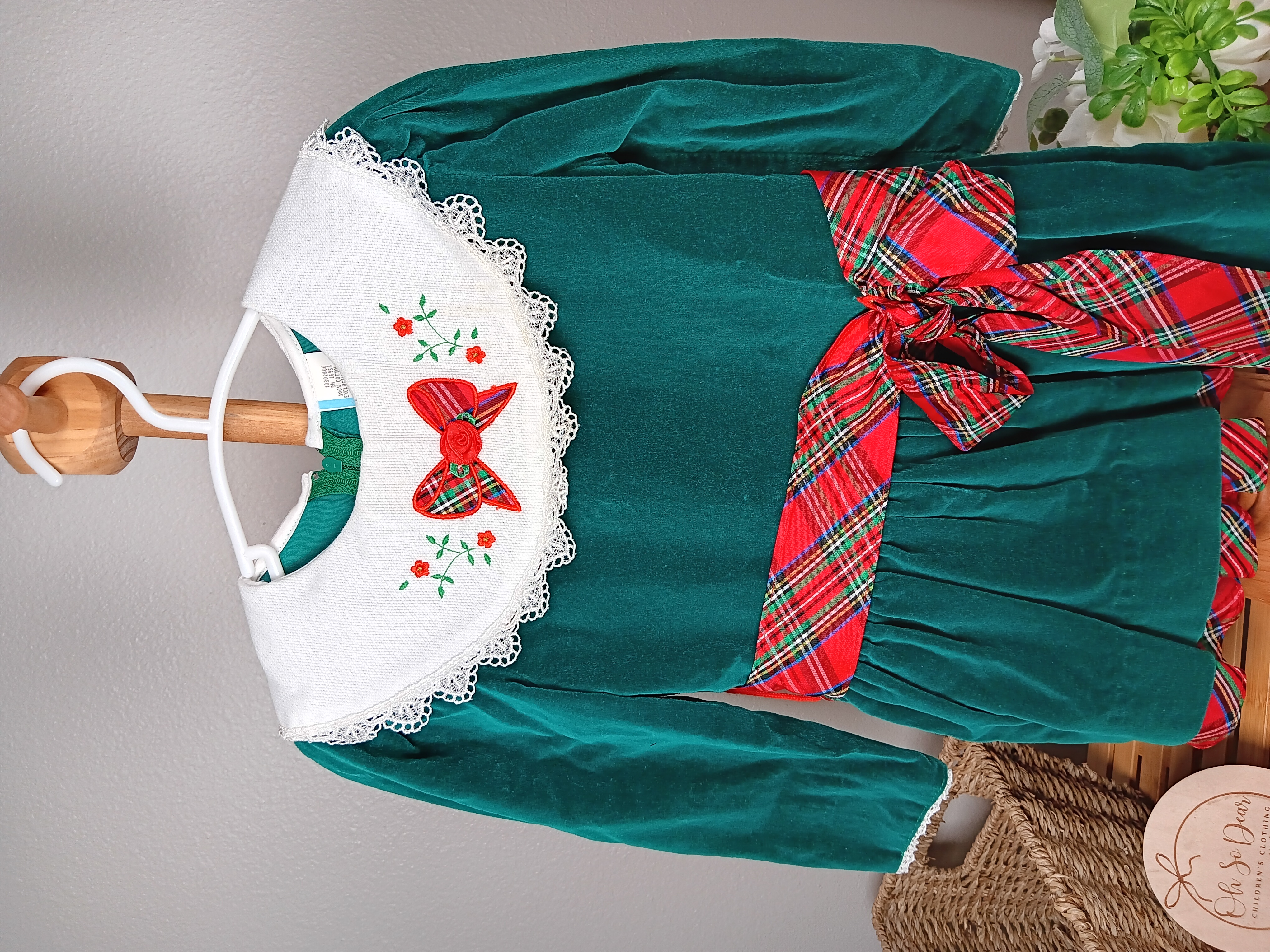 Vintage Christmas Velvet Dress for Girls Festive holiday outfit with plaid accents size 3T paper tag