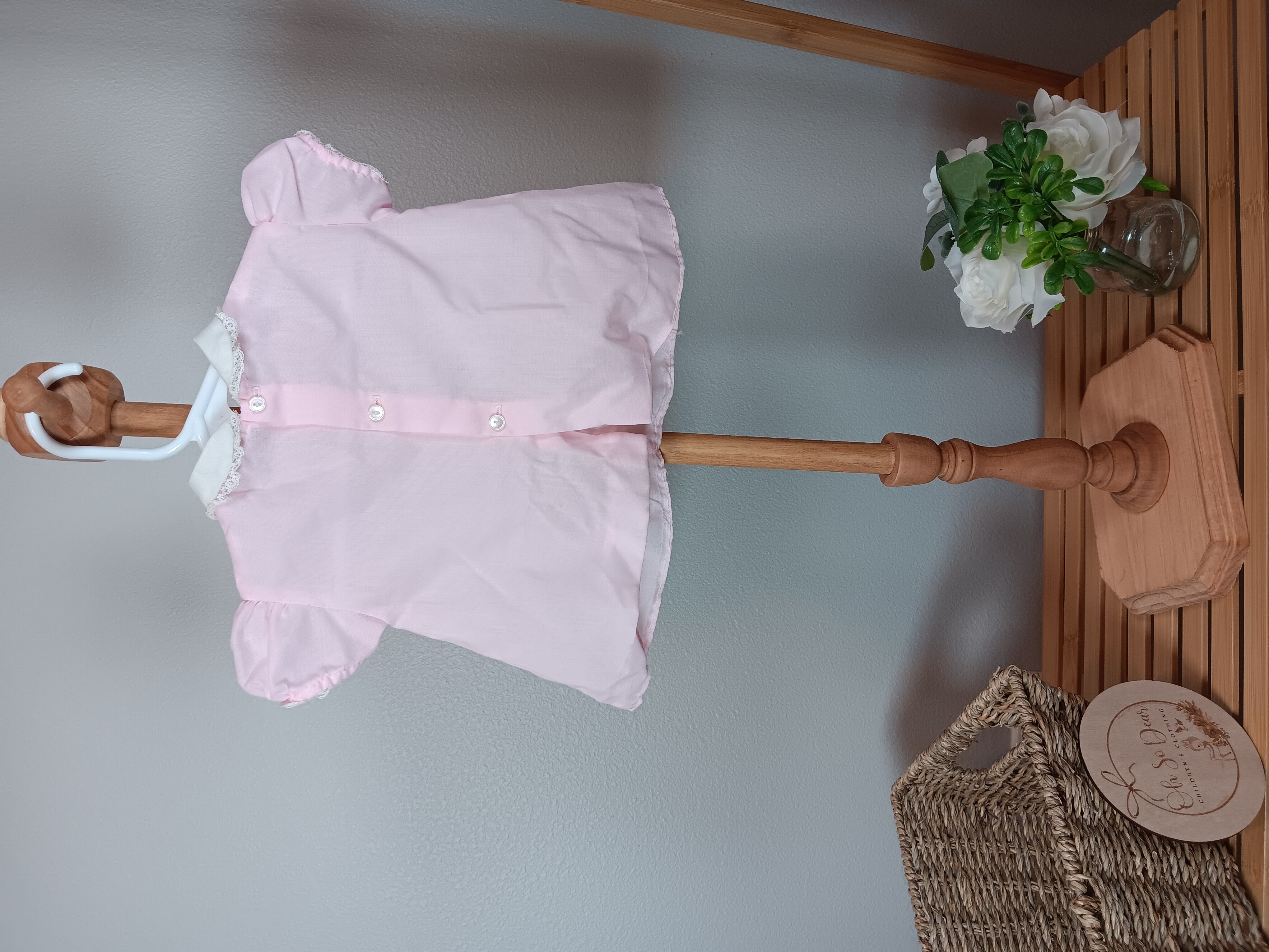 Sweet Vintage baby girl dress no tags guessing 0 to 6 months 'Flawed' bow is messed up
