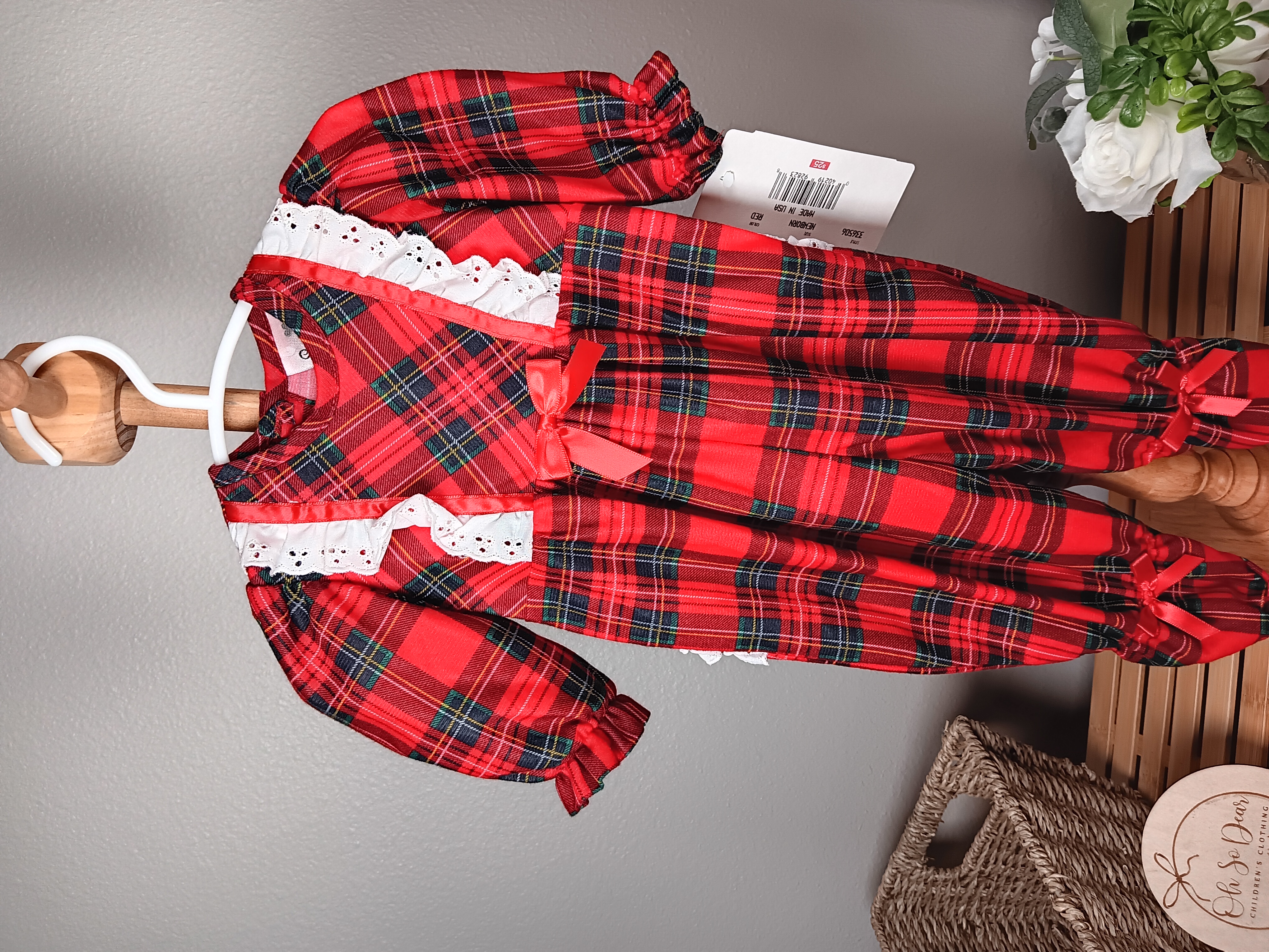 Red Plaid Baby Romper with with ruffle on butt Festive and comfortable outfit for babies Size newborn NWT paper tags