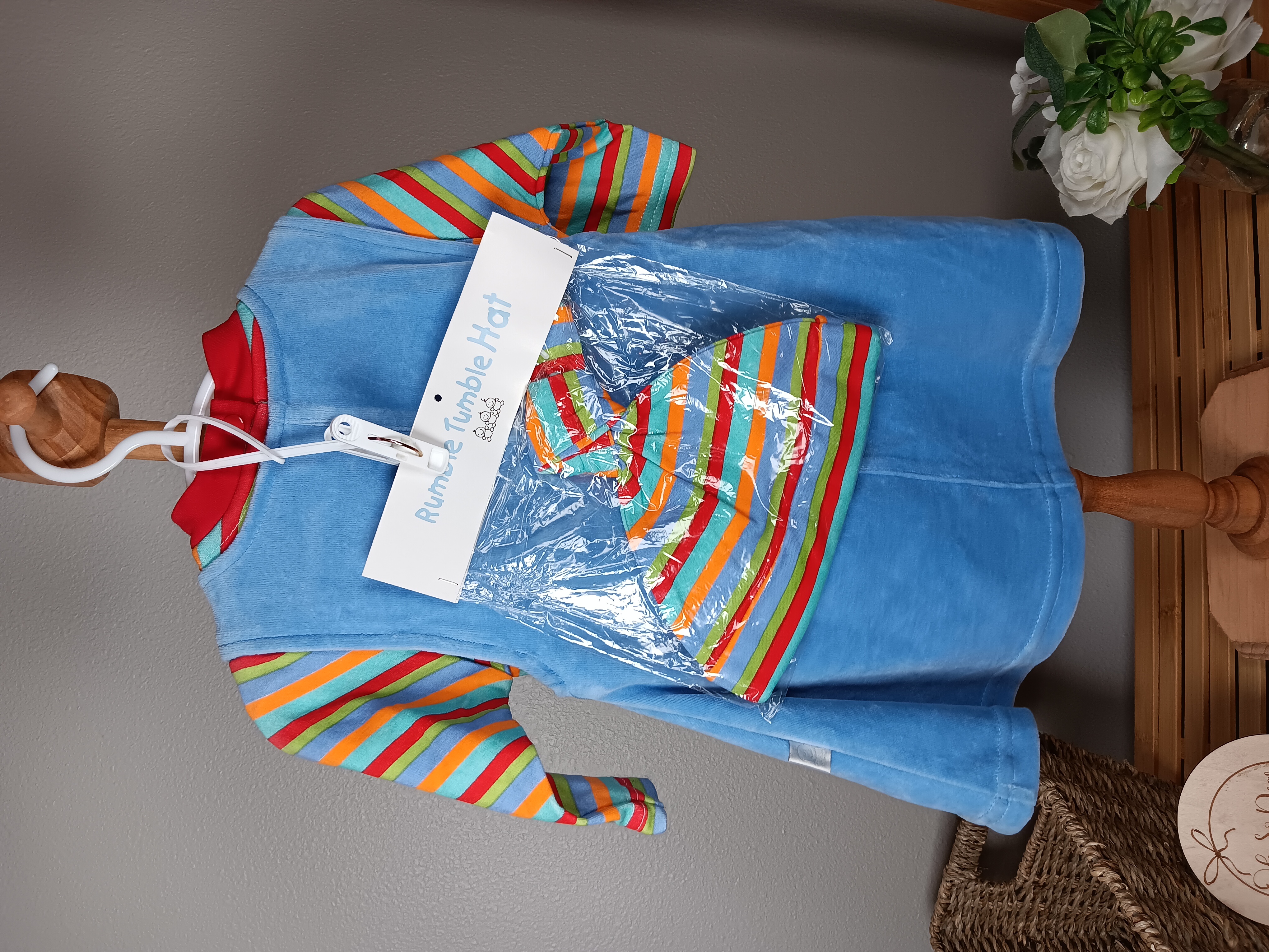 Children's Velour Dress with Animal Appliqué,  Colorful dress featuring giraffe and zebra designs size 3 to 6 months NWT