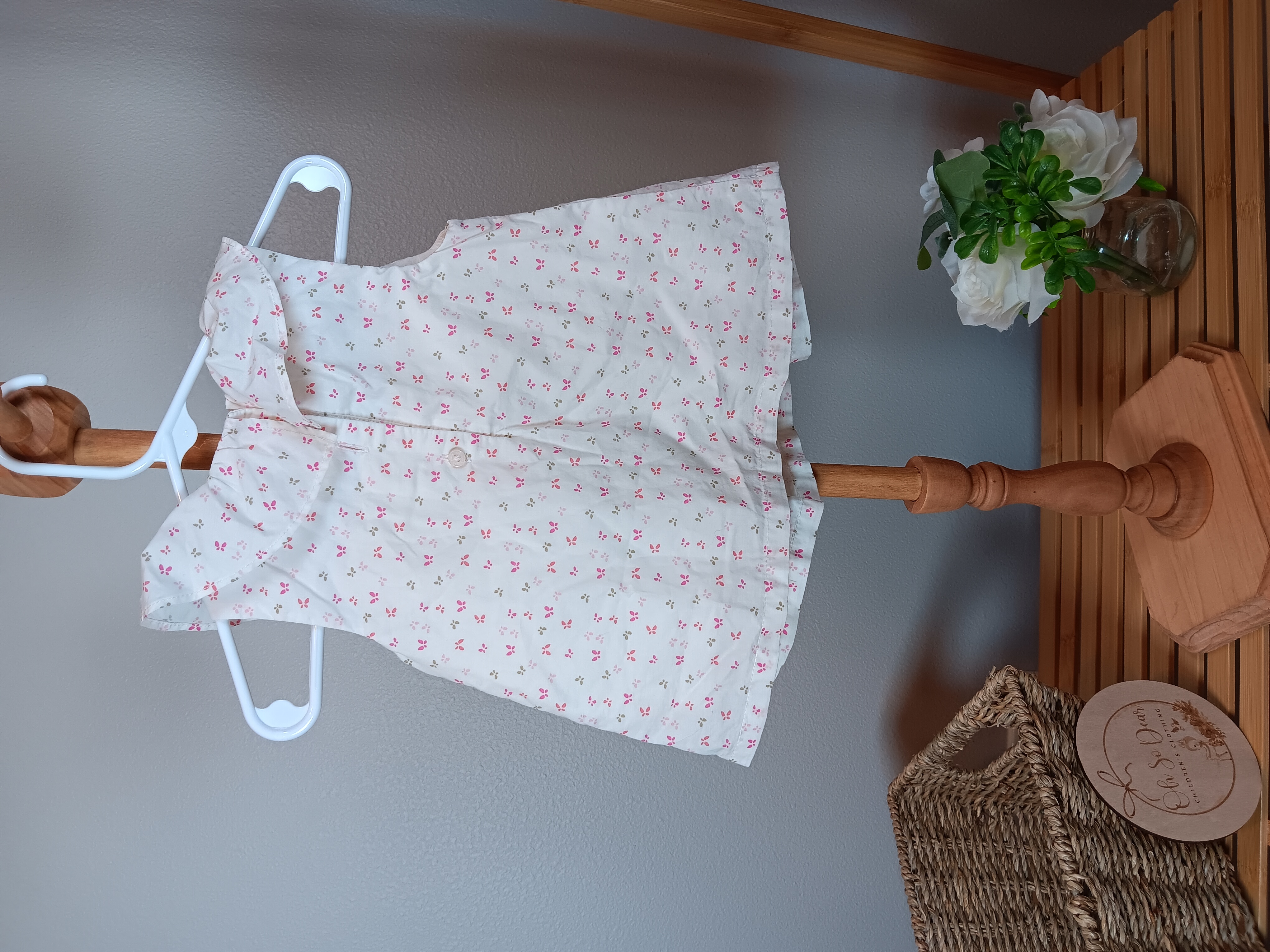 Girls' sleeveless summer shirt or dress by Janie and Jack size 6 to 12 months Light and comfortable with floral print EUC