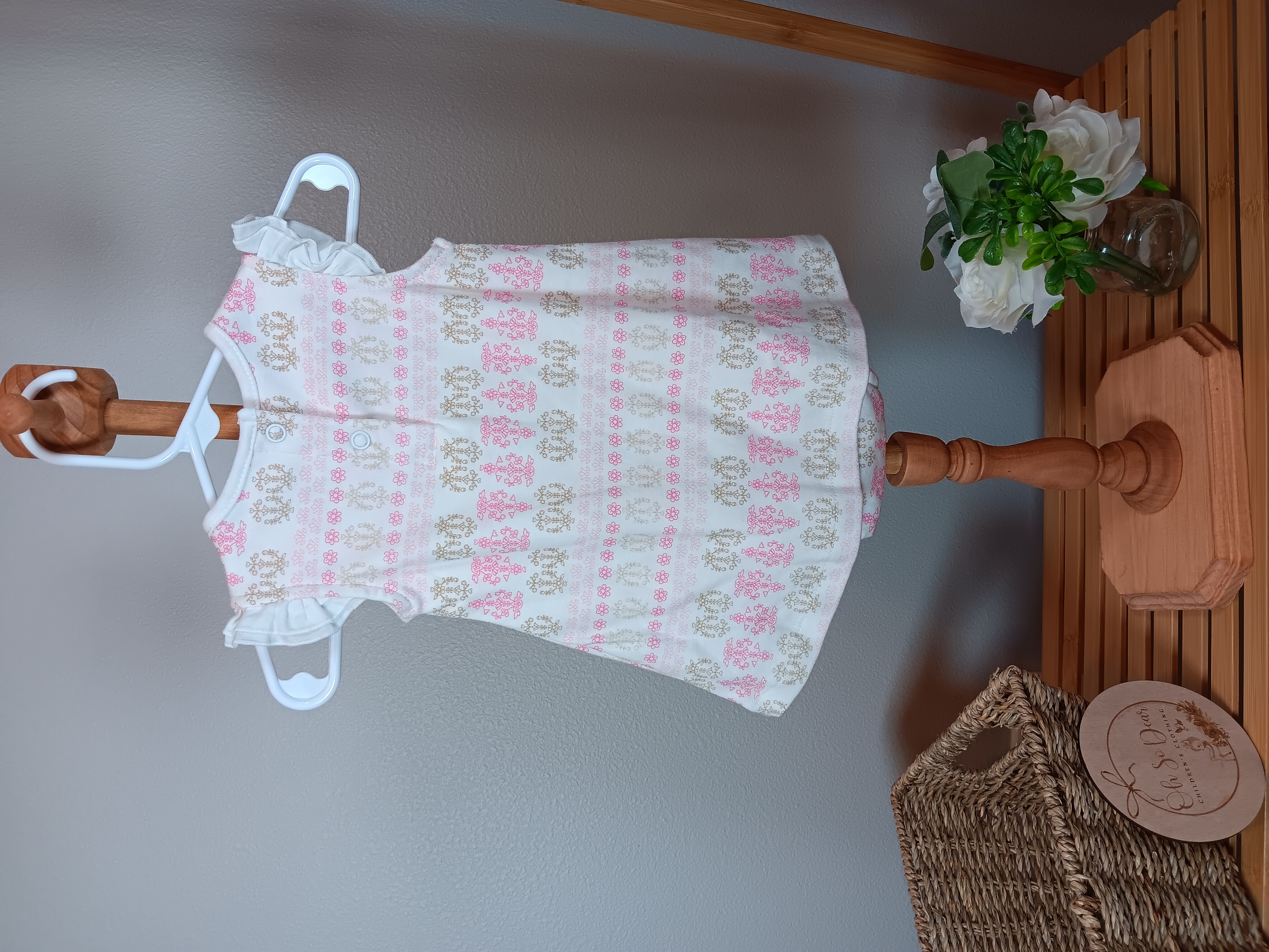 Baby Girl Summer Romper Dress size 3 months from Carters Lightweight sleeveless dress with pink and beige floral pattern