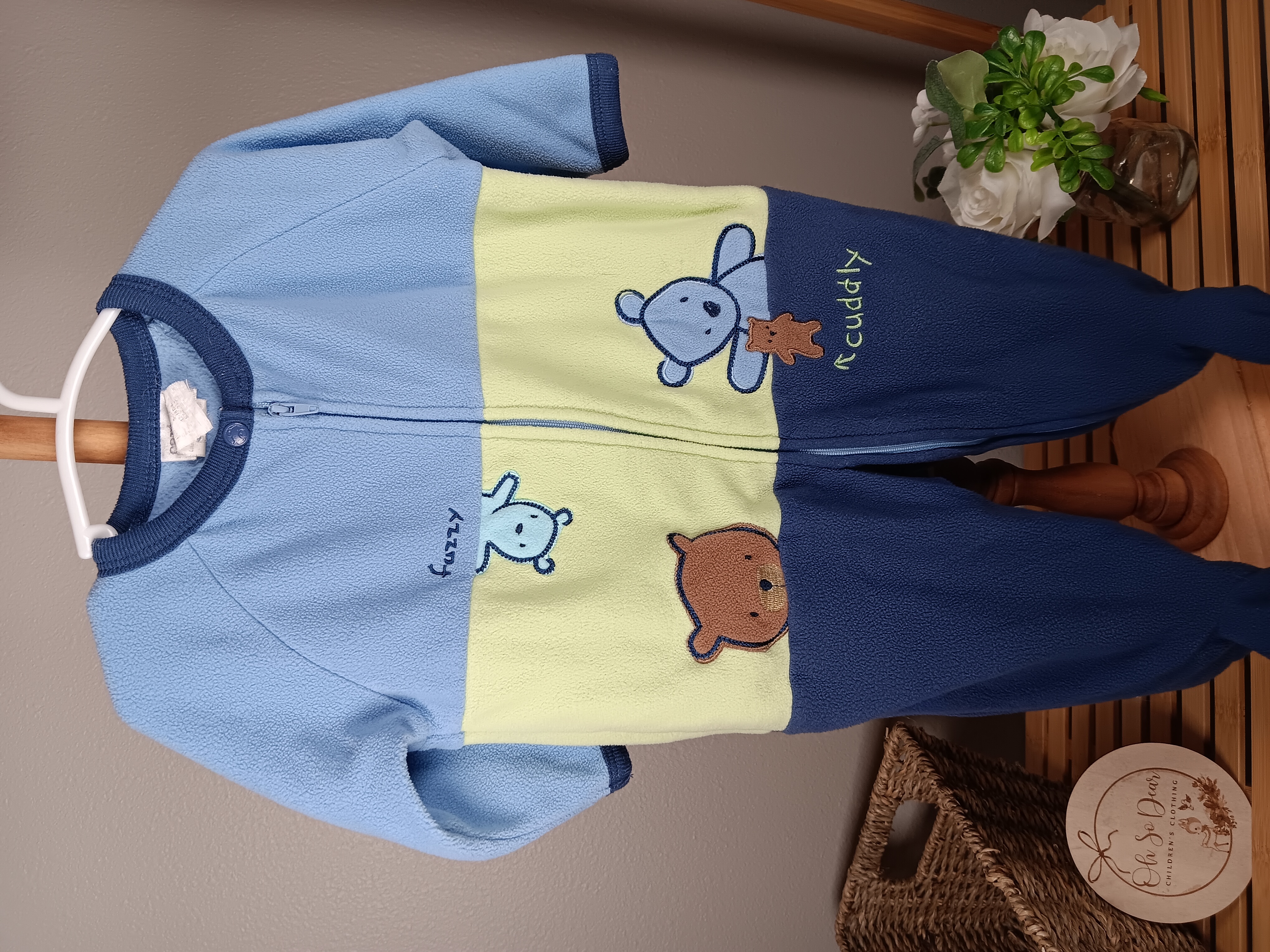 Baby lightweight Fleece Pajamas by Carters size 3 to 6 months Soft and cozy bearl-themed sleepsuit