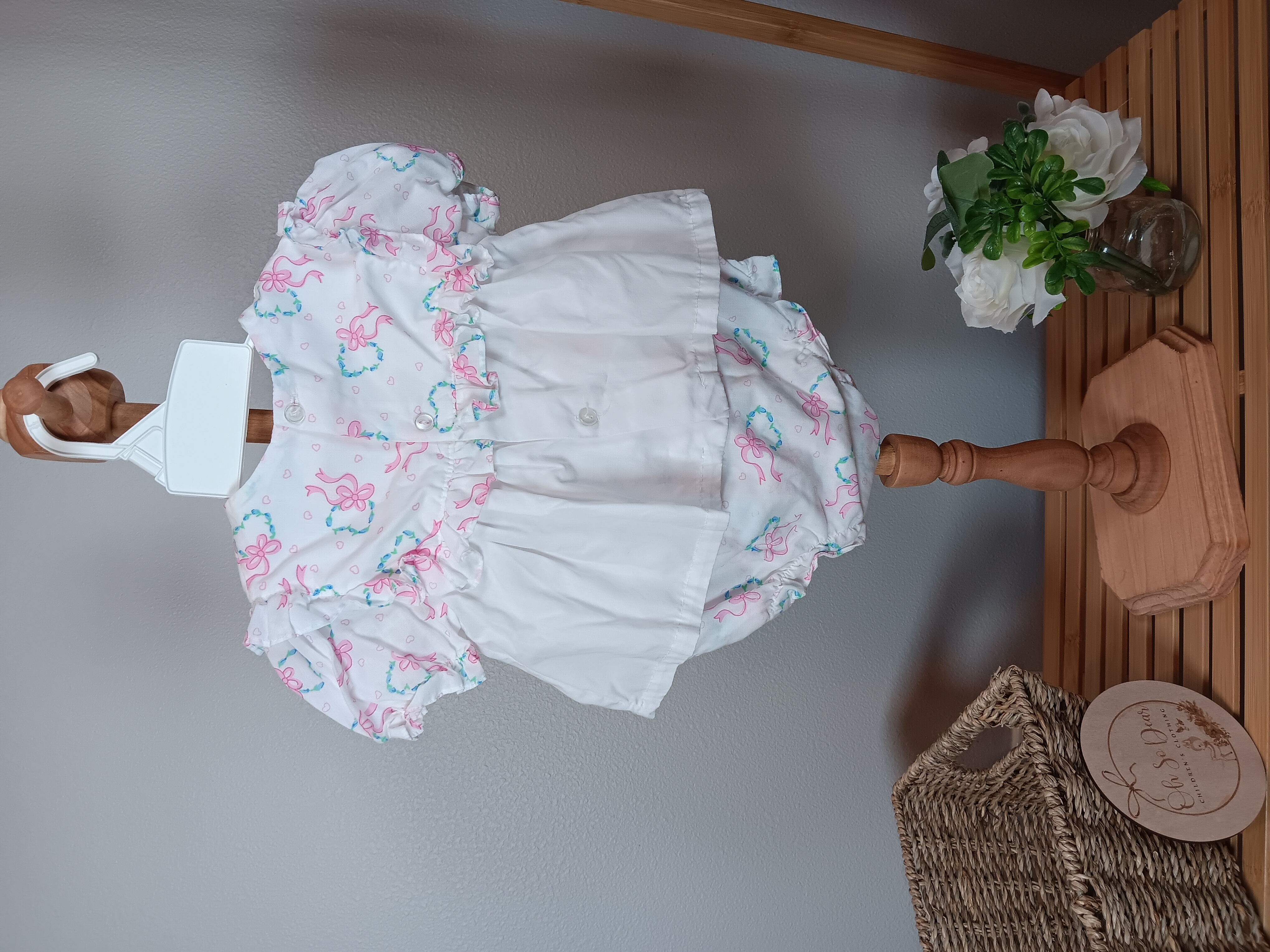 Vintage Baby Girl Adorable floral dress with heart applique guessing 3 to 9 months size