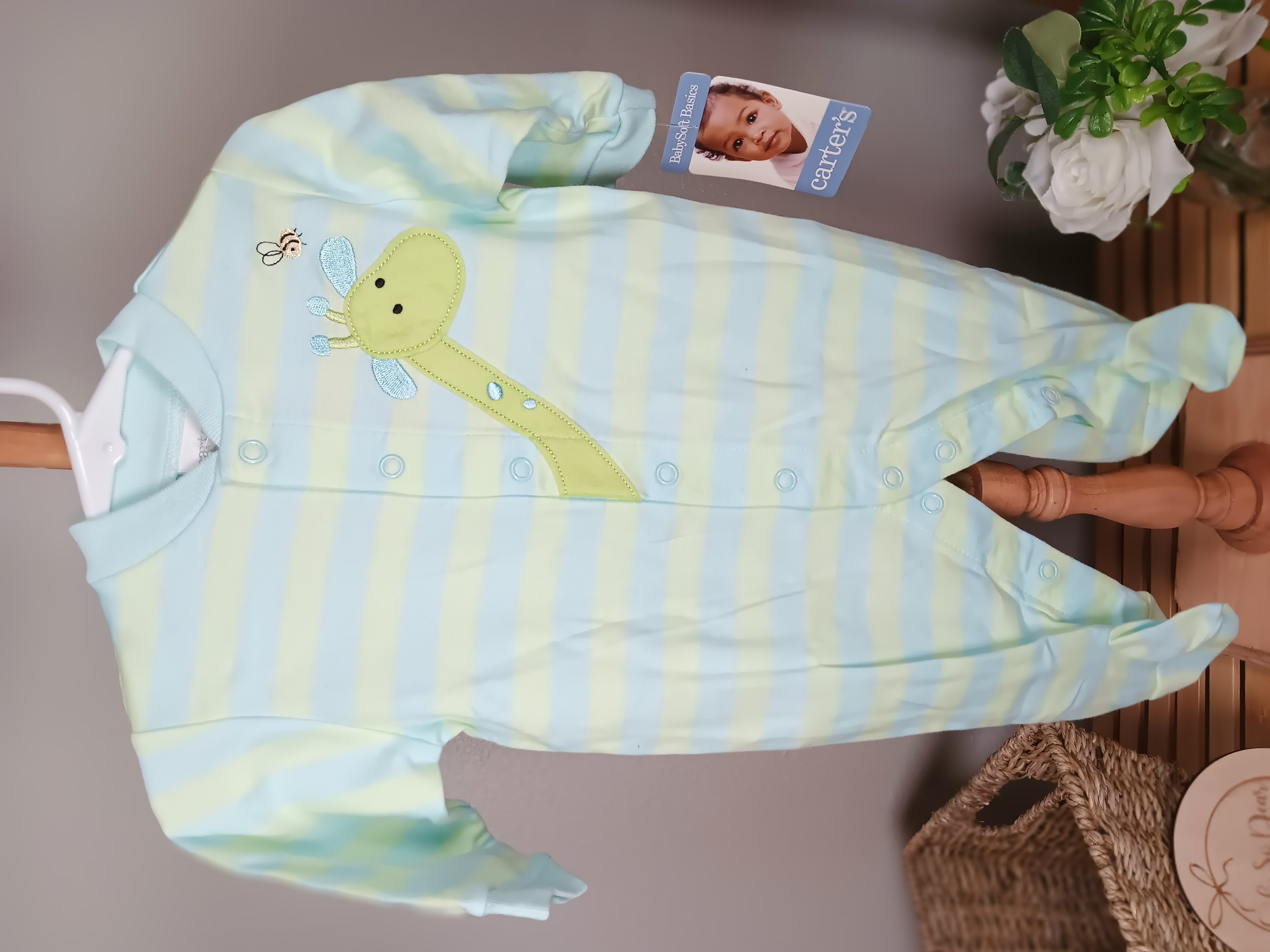 Baby Sleepwear Onesie, Soft pastel striped onesie with giraffe motif 0 to 3 months NWT and 2 available Carters brand