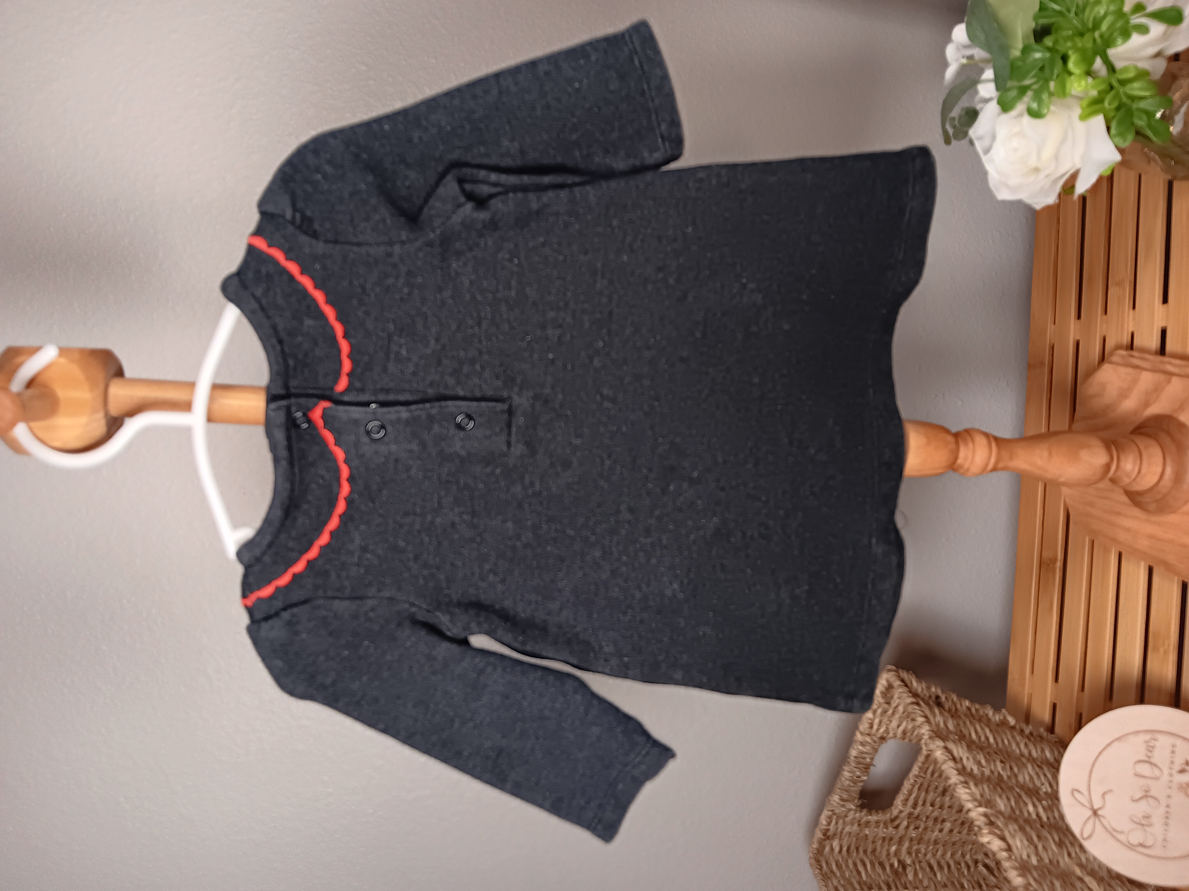 Girls’ Cotton Blend Sweater Dress Cozy dark gray dress with red bow accents by Gymboree size 3 to 6 months