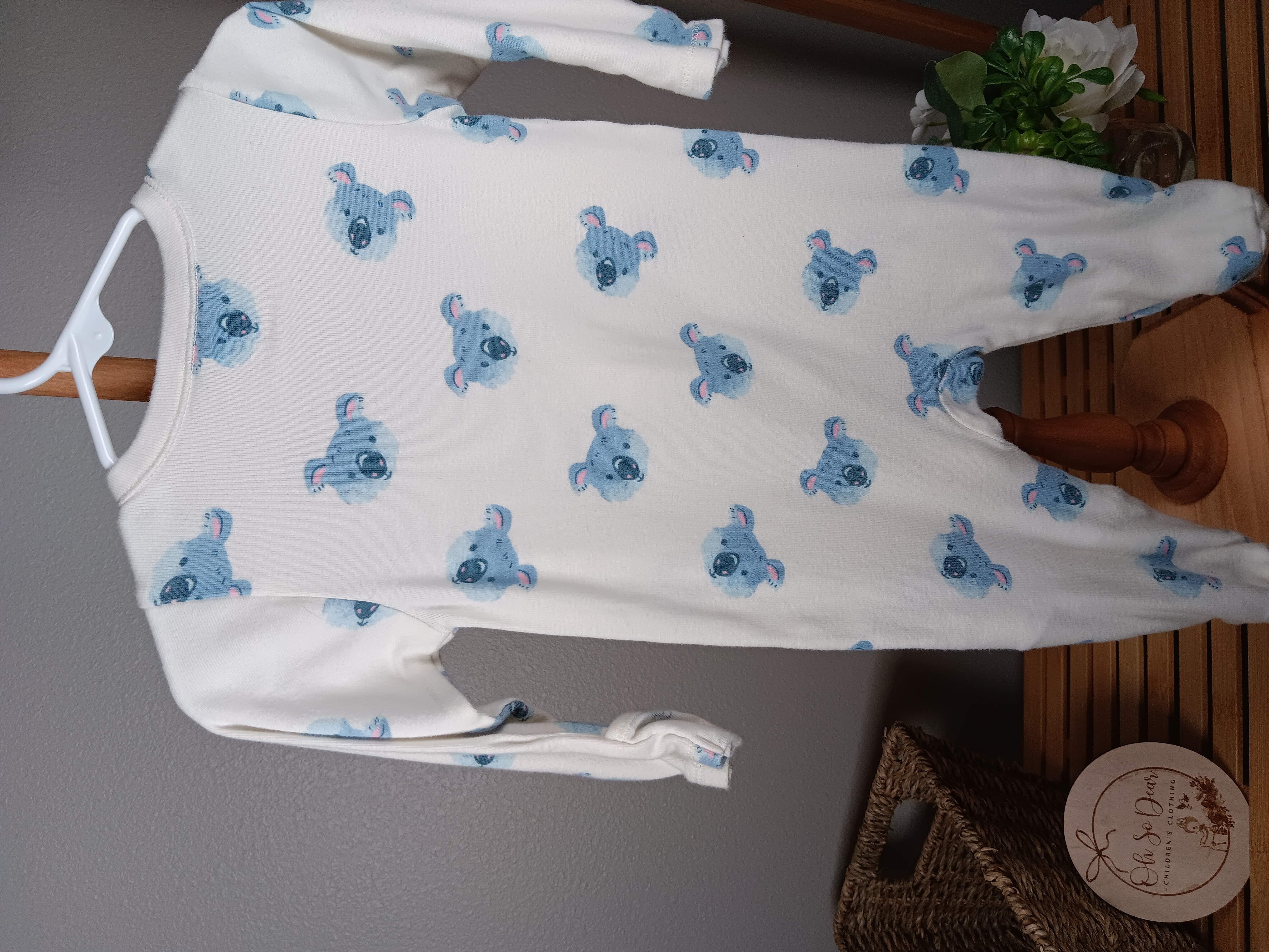 Old Navy darling sleep and play size 6 to 9 months in VGUC