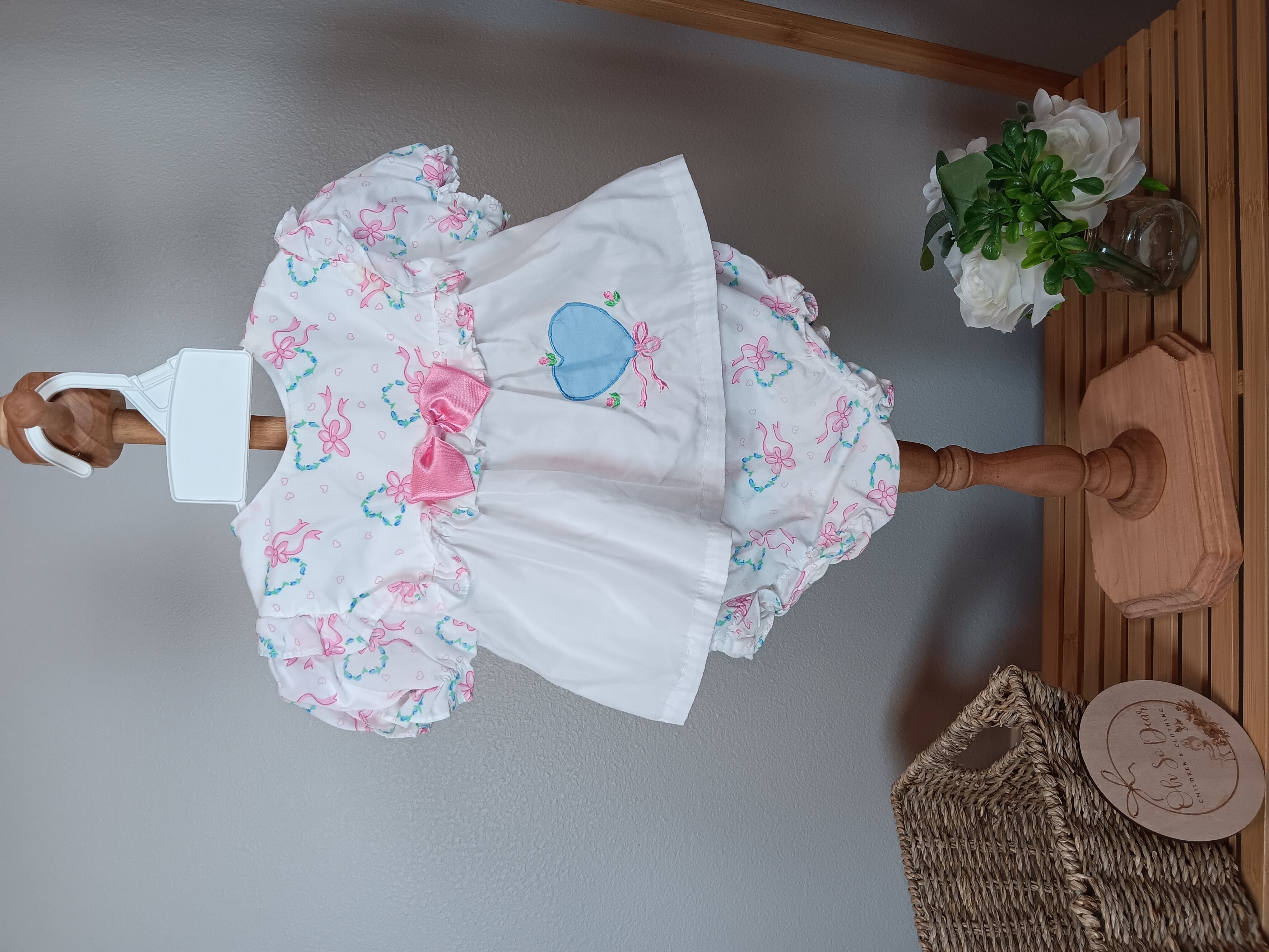 Vintage Baby Girl Adorable floral dress with heart applique guessing 3 to 9 months size