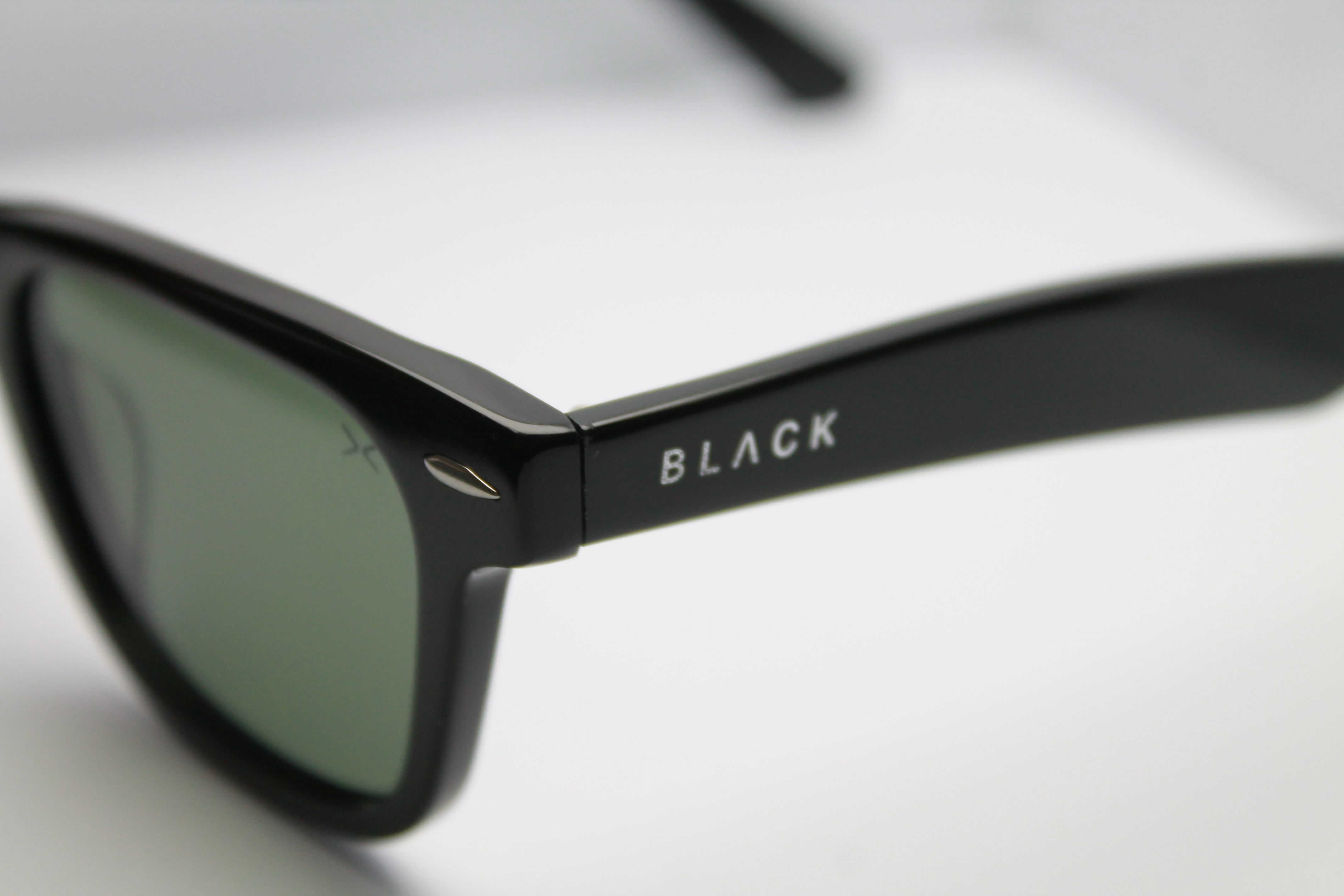 Siyah Güneş Gözlüğü