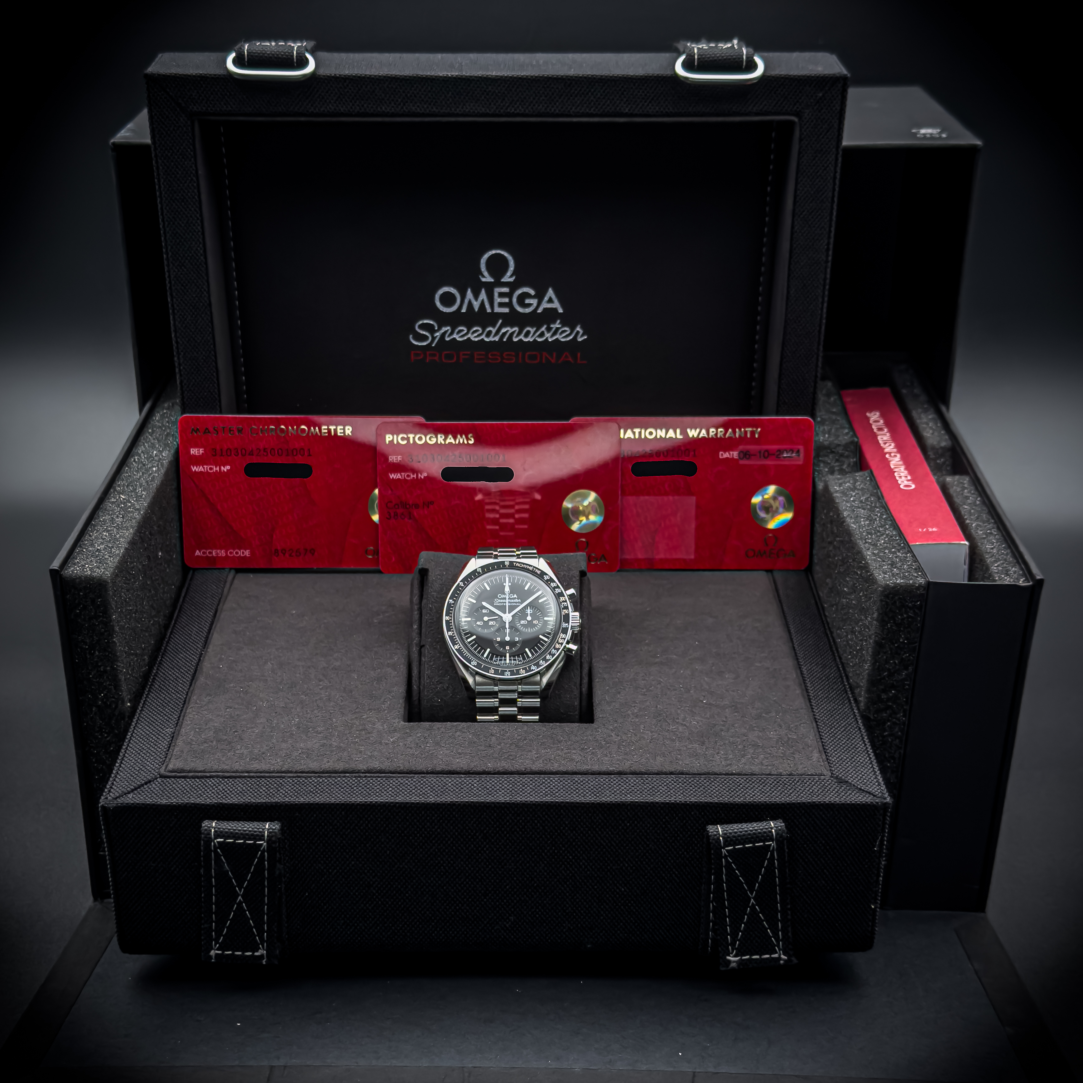 Omega Speedmaster Professional Moonwatch Hesalite