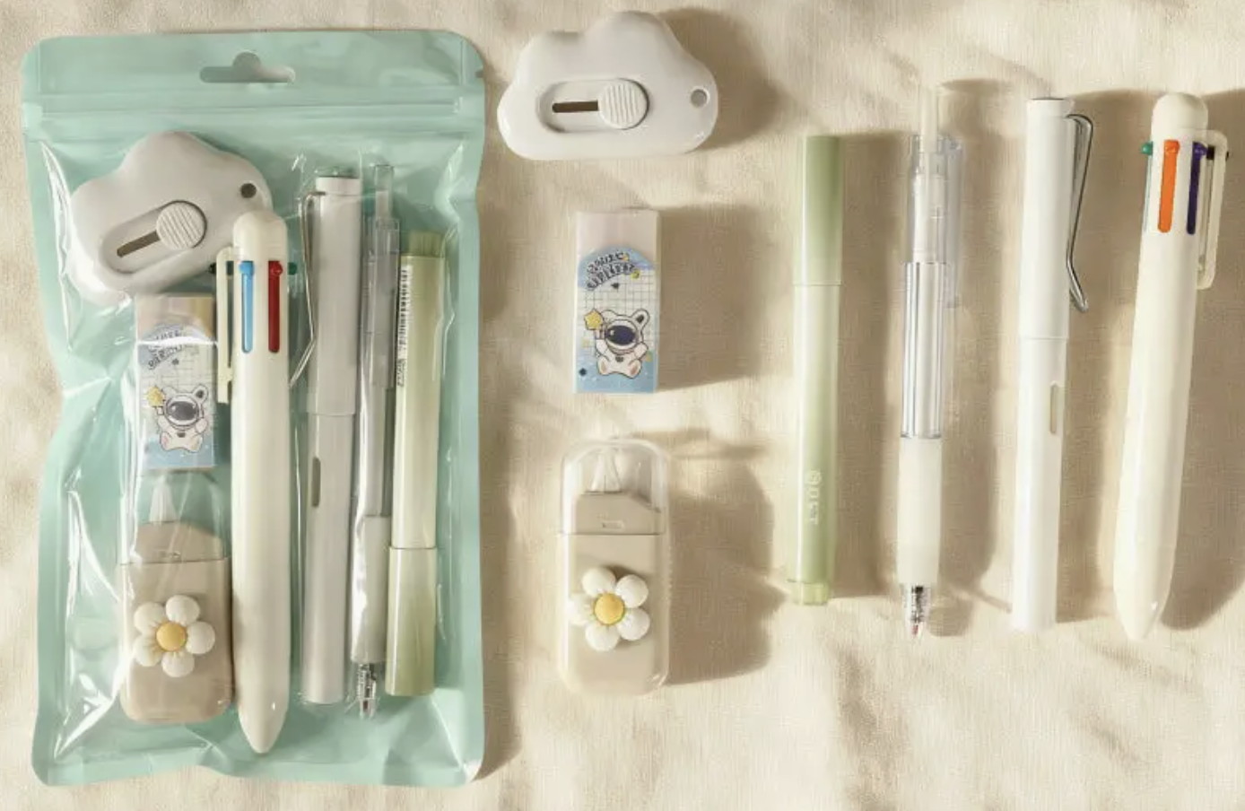 7-piece White Flower Themed Stationery Set