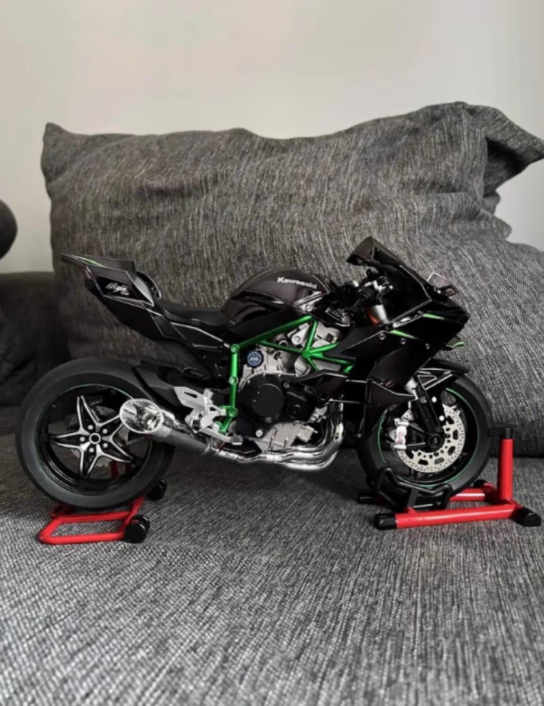 KAWASAKI NINJA H2R - Simulación de aceleración y botar humo con llave de encendido