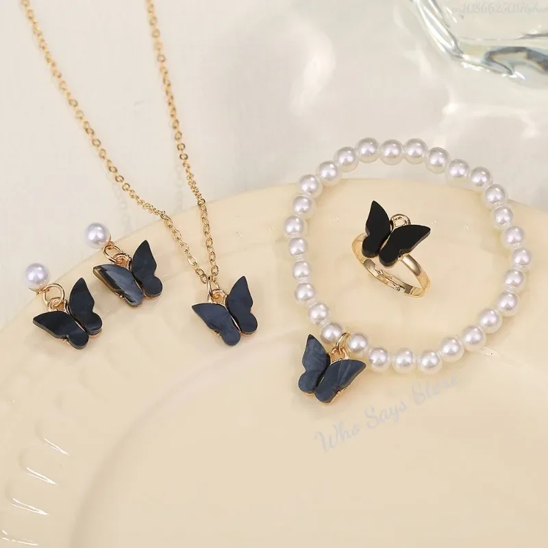 Conjunto de joyería dulce para mujer, colgante de mariposa, collar de perlas de imitación, pendientes de perlas, regalo de joyería para niña, 4 piezas por juego
